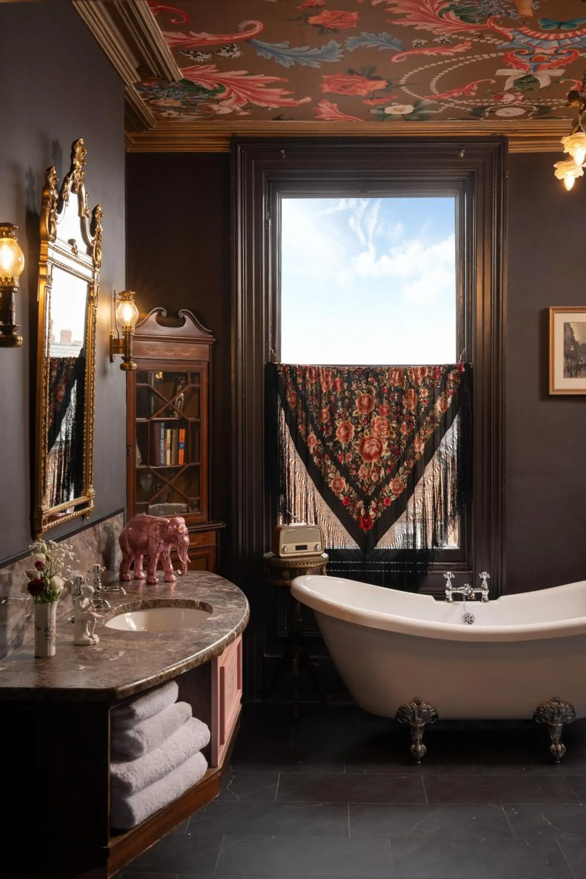 Presidential Suite in The Harrison Chambers of Distinction Presidential Suite in The Harrison Chambers of Distinction