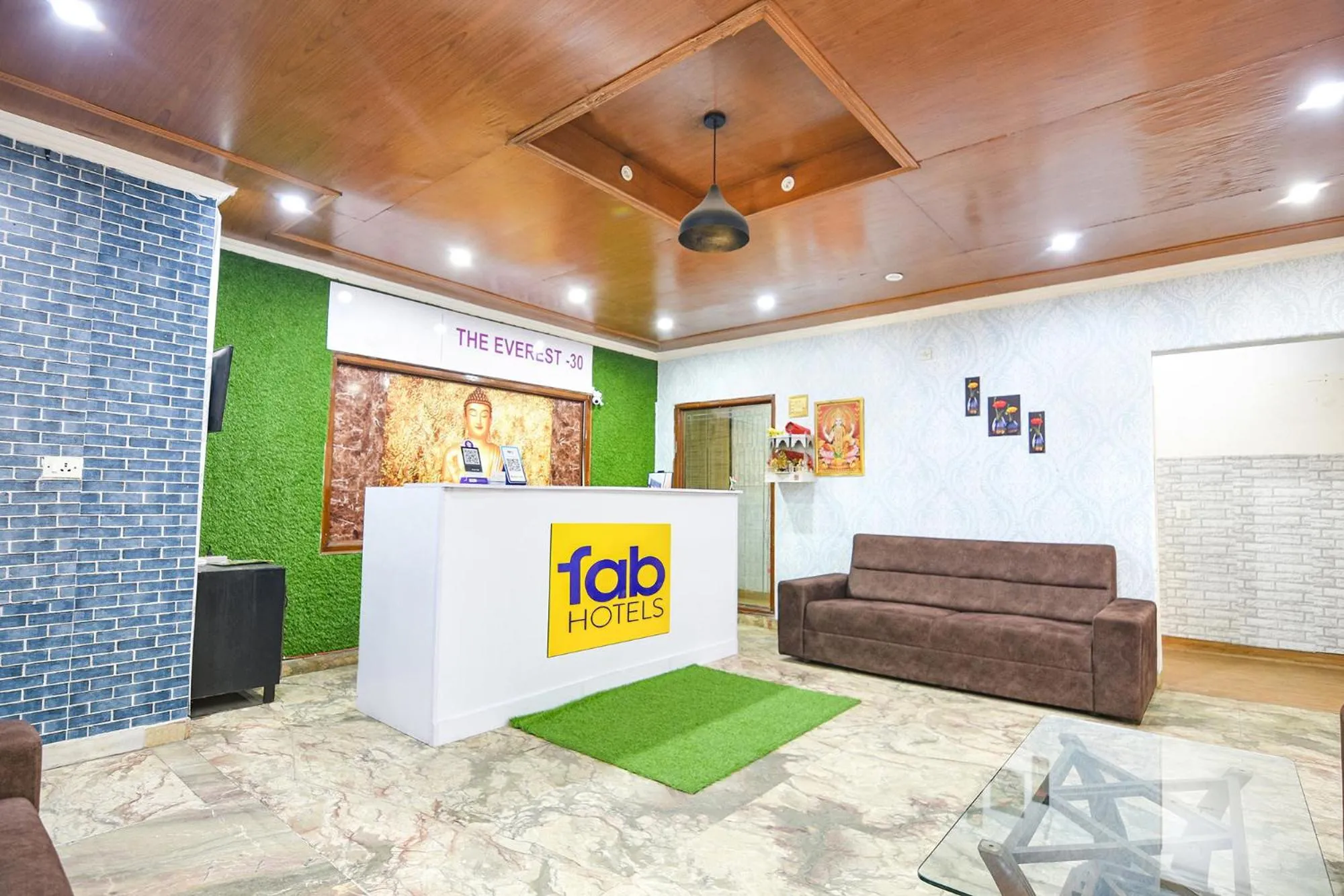 Lobby or reception in FabHotel Prime Praathana