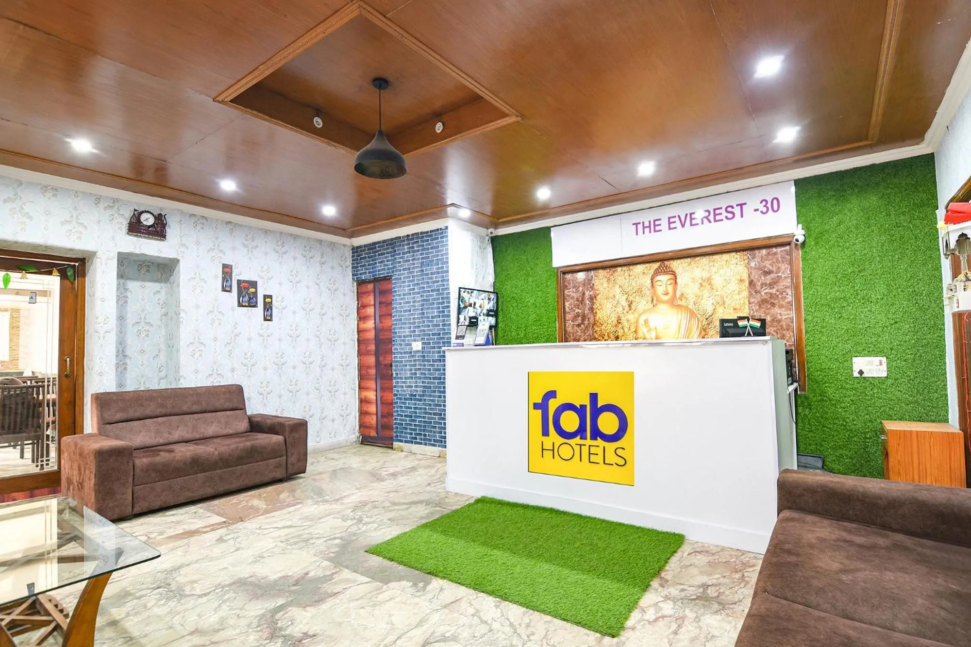 Lobby or reception in FabHotel Prime Praathana