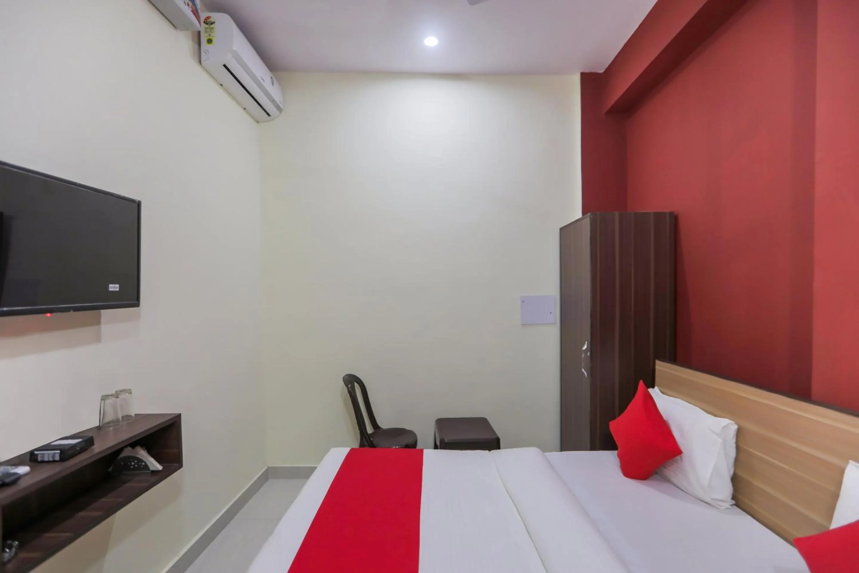 Bedroom, Bed in Hotel O Sewa Residency