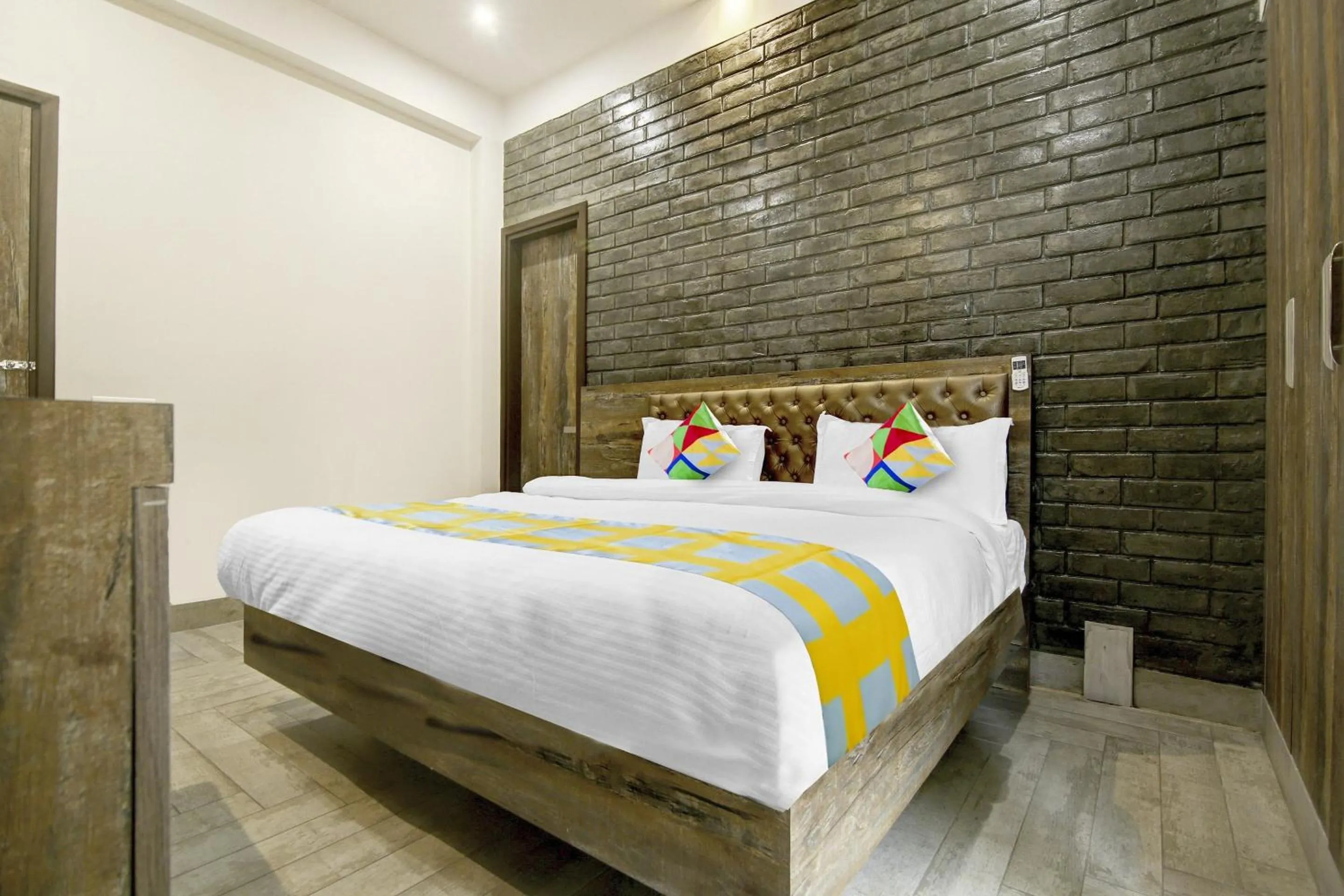 Bedroom, Bed in Collection O CLOUD BAY