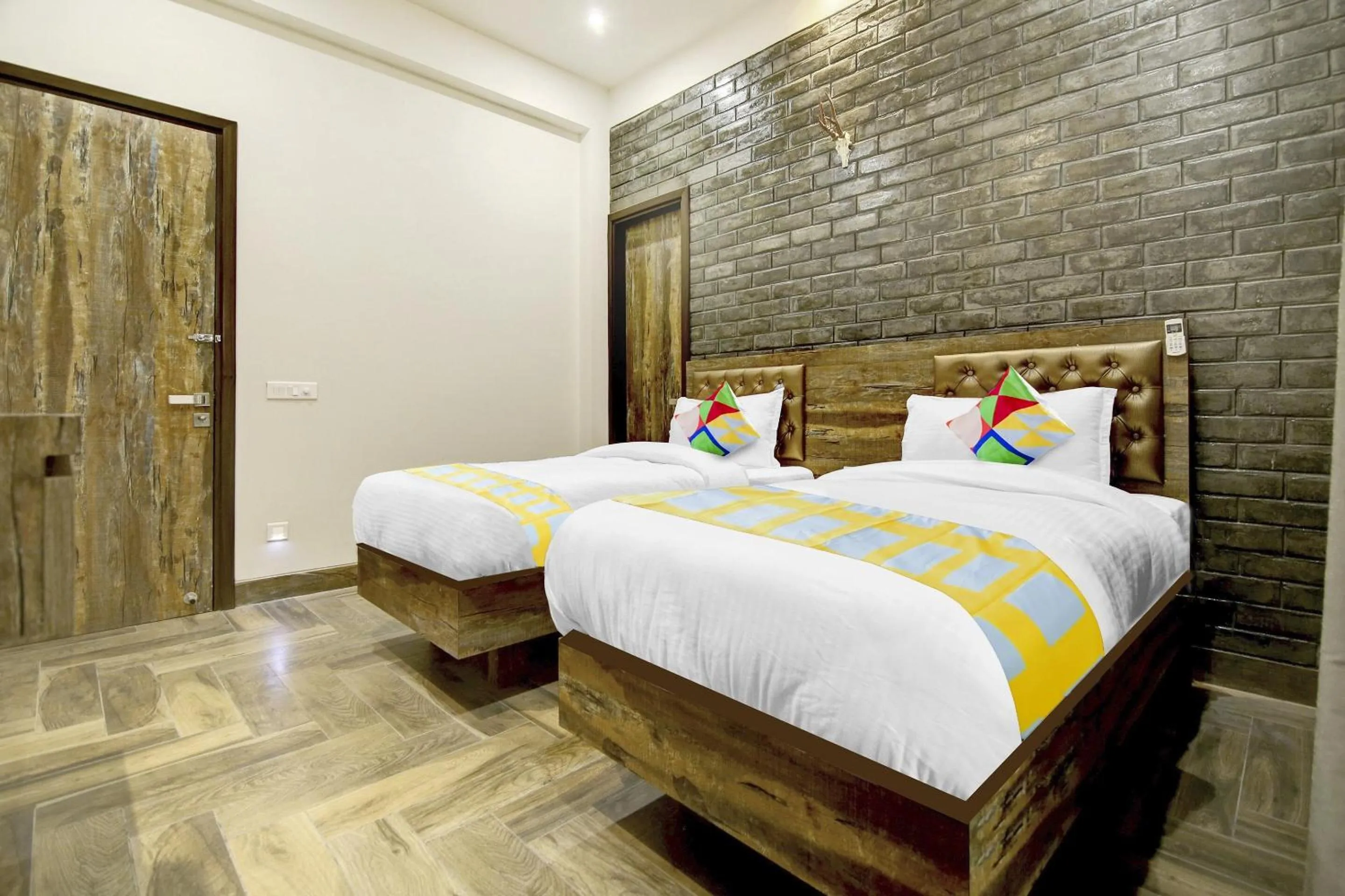 Bedroom, Bed in Collection O CLOUD BAY