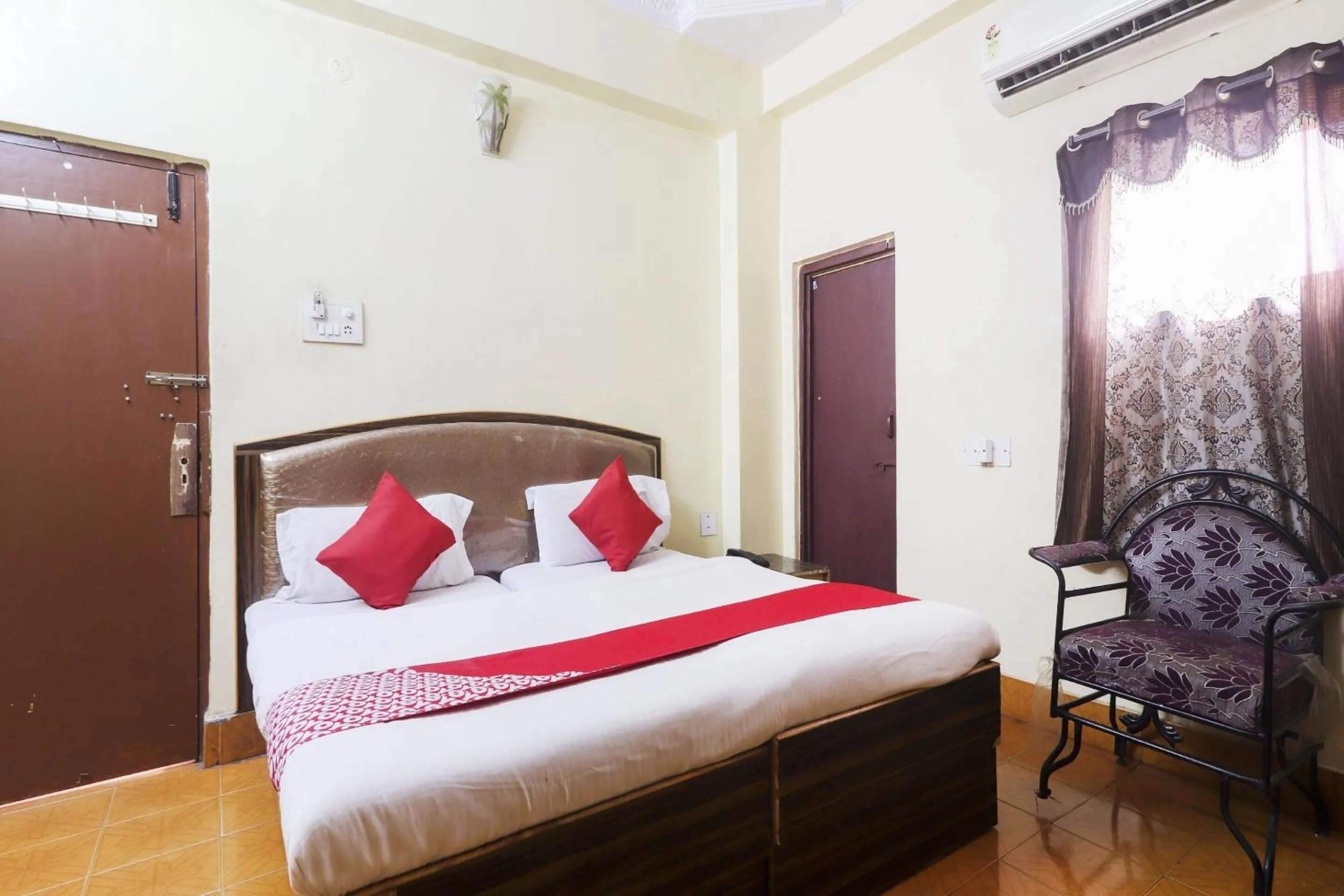 Bedroom, Bed in Hotel O Aadaab