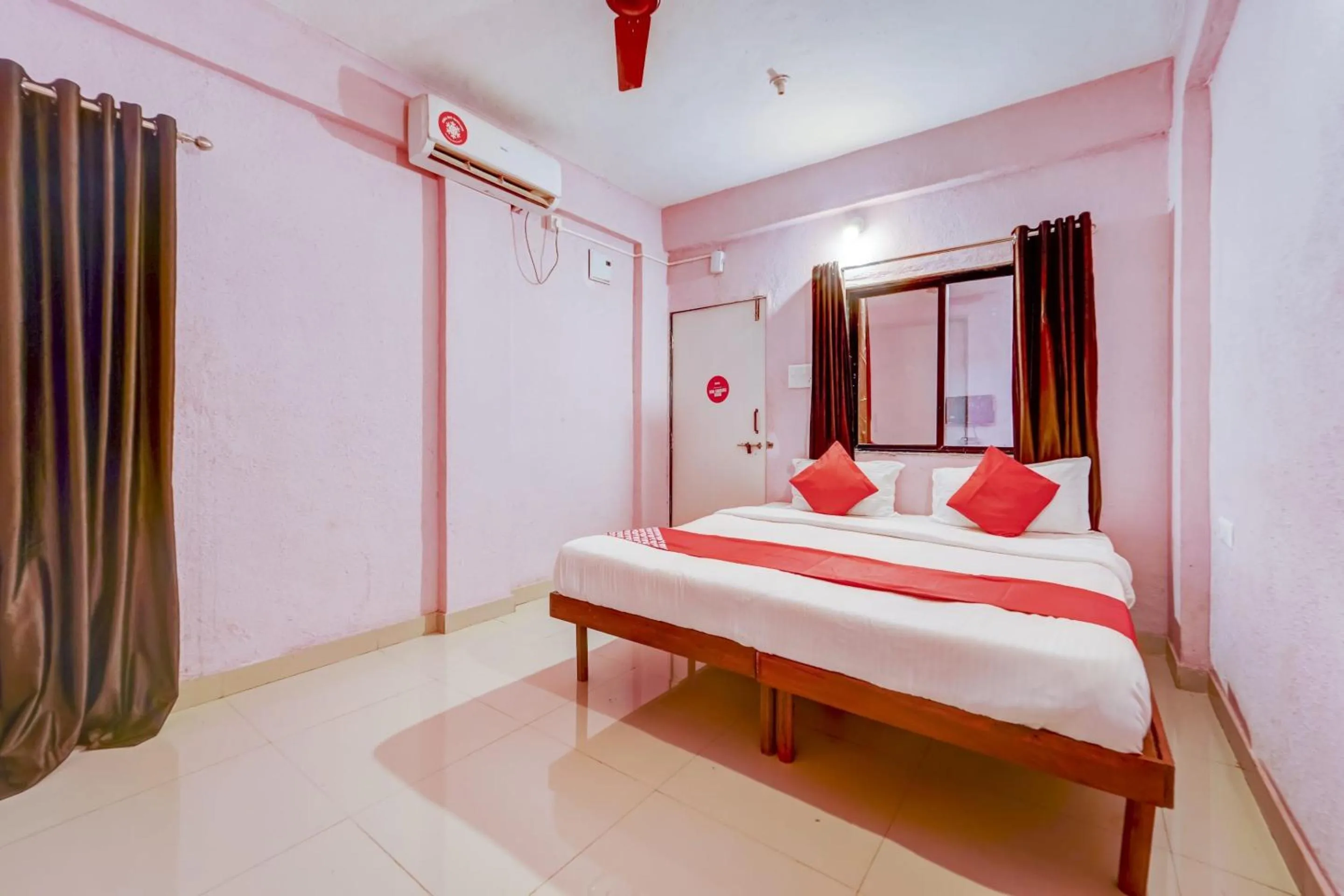 Bedroom, Bed in Hotel O Sai Residenci