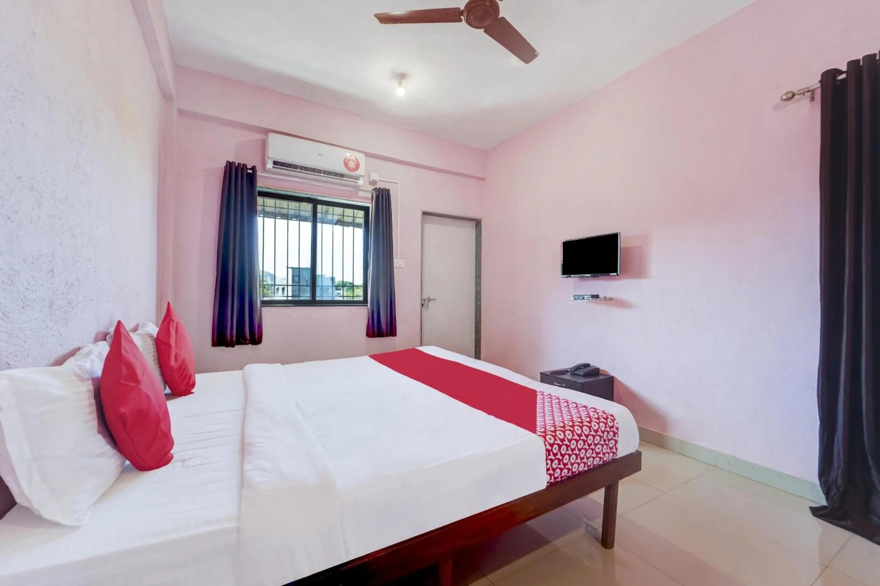 Bedroom, Bed in Hotel O Sai Residenci