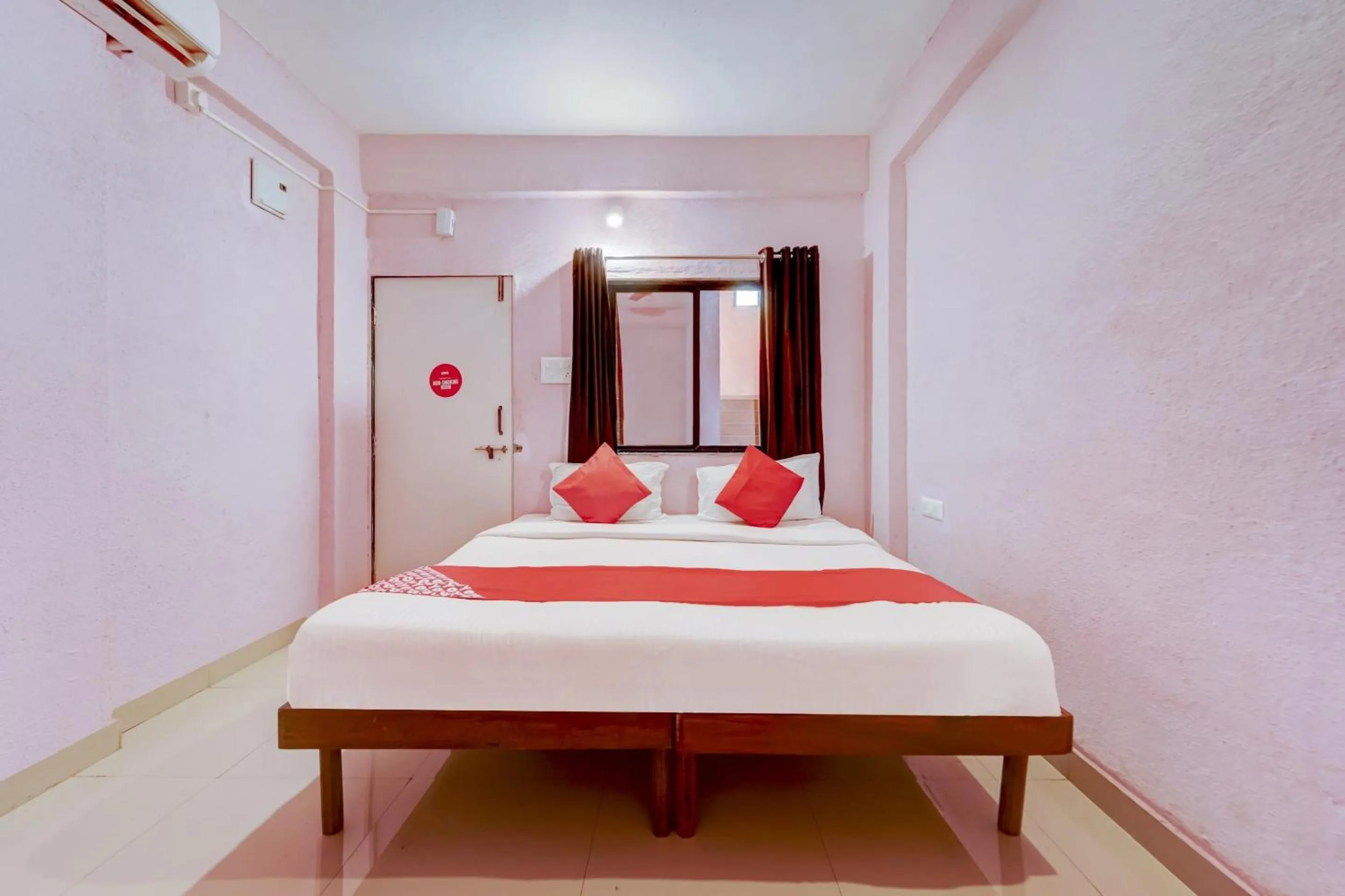 Bedroom, Bed in Hotel O Sai Residenci