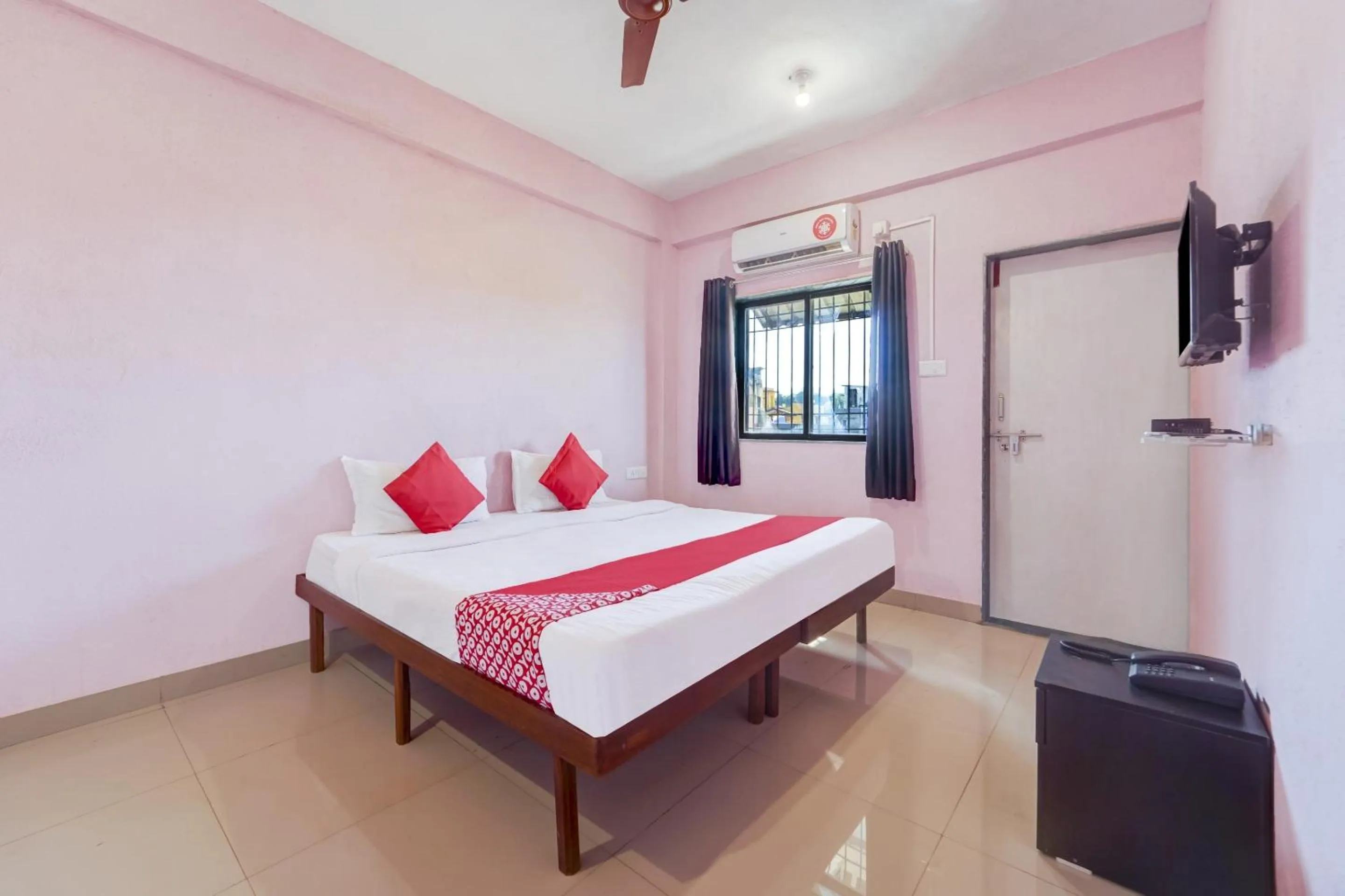 Bedroom, Bed in Hotel O Sai Residenci