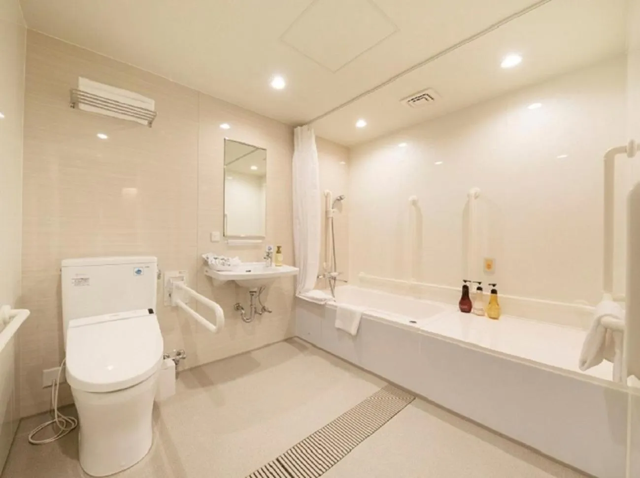 Bathroom in QuintessaHotel FukuokaTenjin Comic&Books