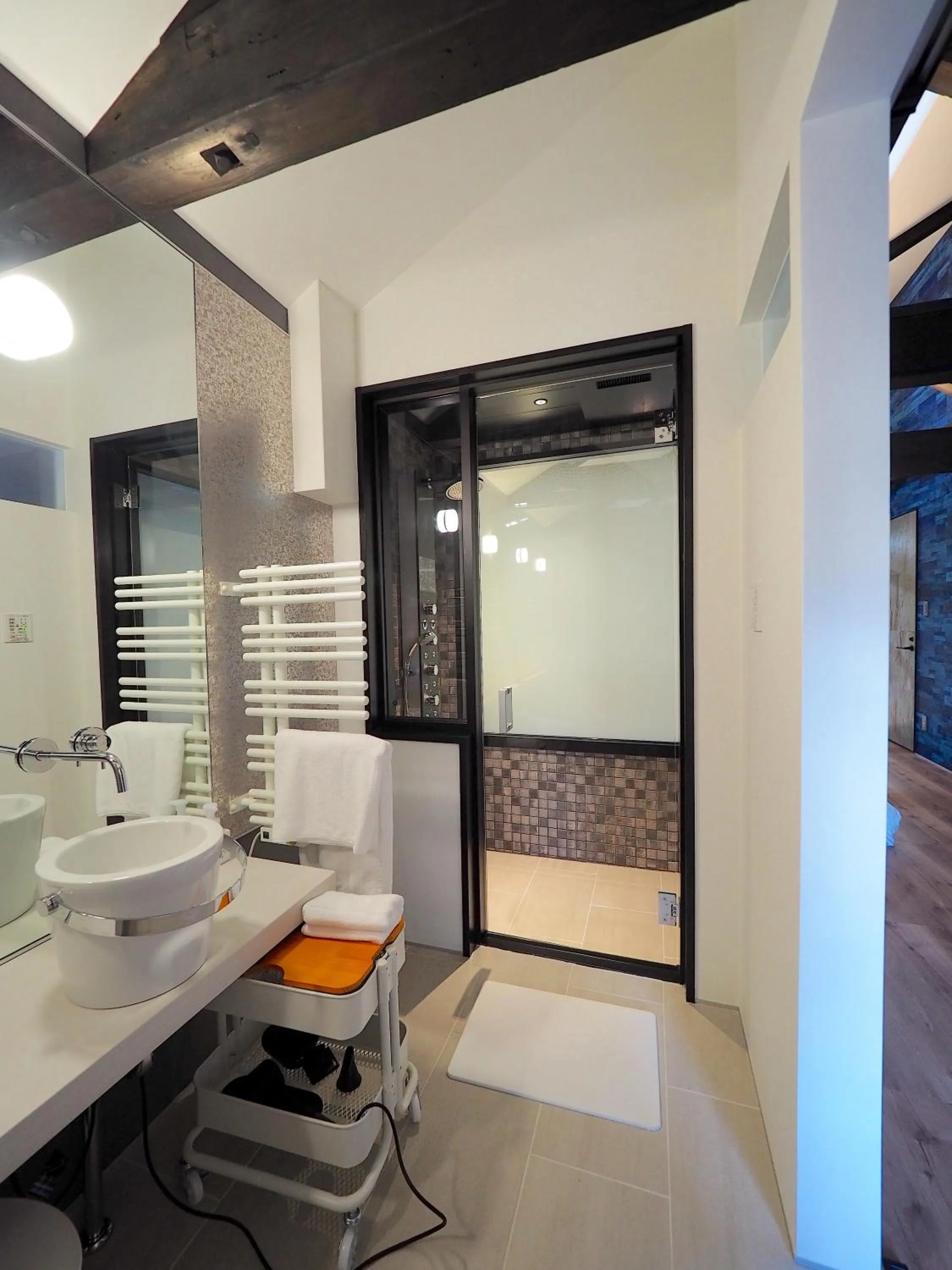 Shower in Pres de La Mer