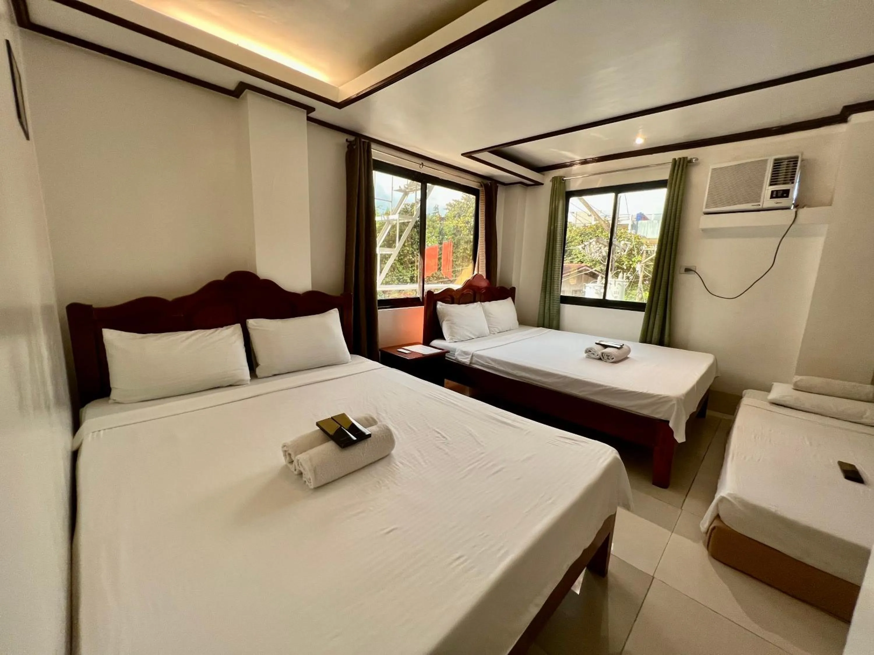 Bed in Alocasia Inn - El Nido