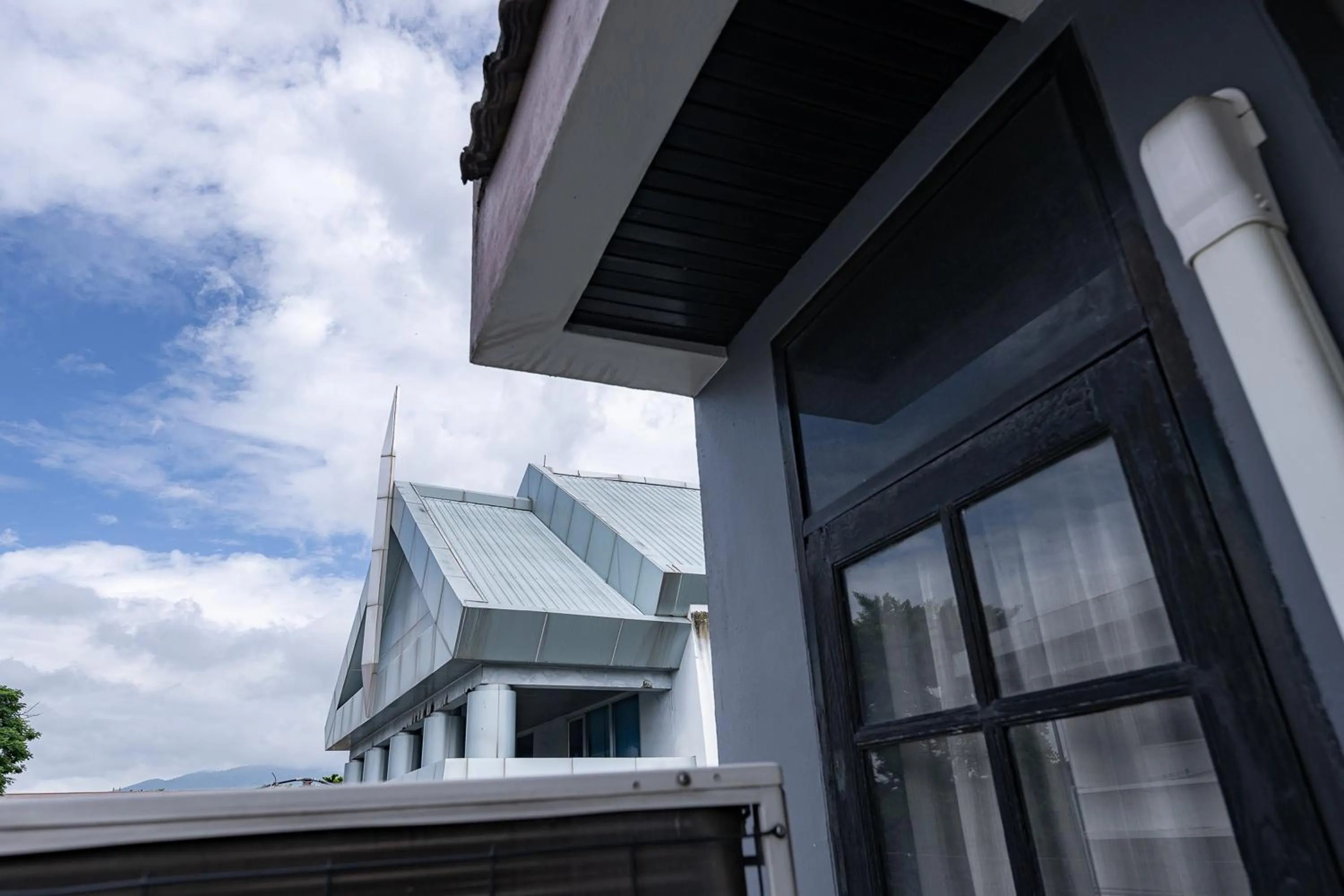 Balcony/Terrace in KAYAN Hostel