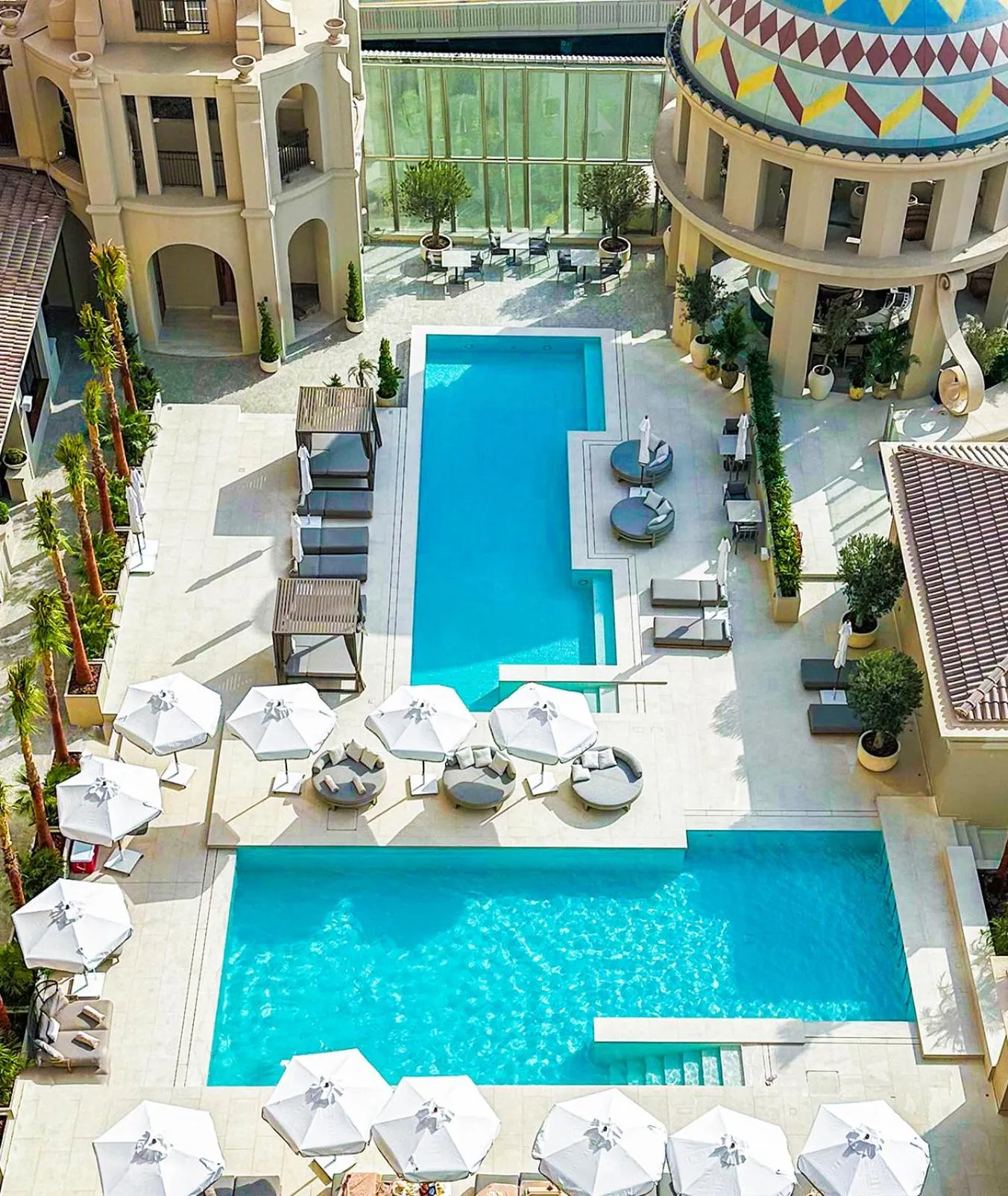 Swimming pool in Kempinski Hotel Mall of the Emirates, Dubai
