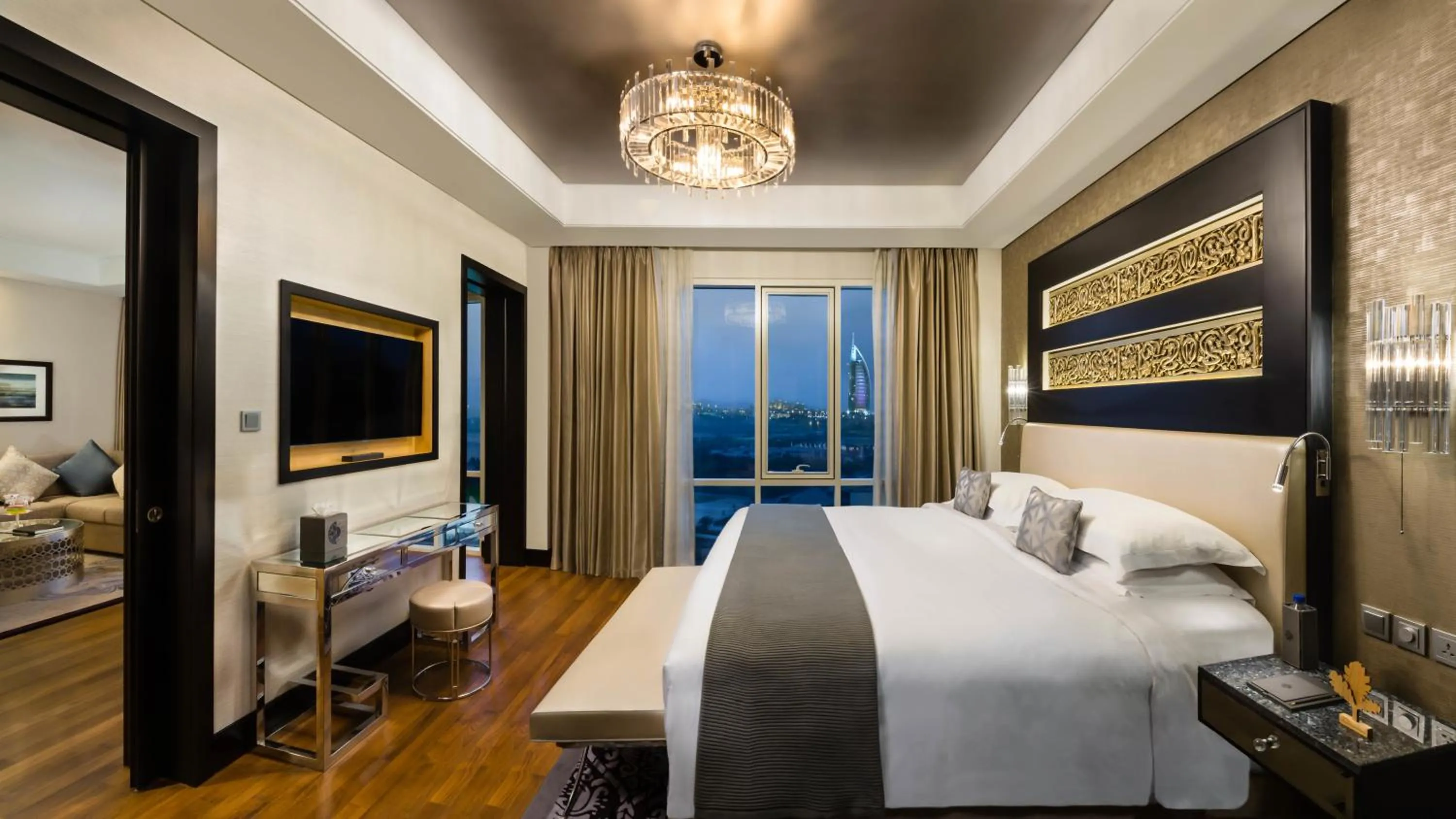 Photo of the whole room, Bed in Kempinski Hotel Mall of the Emirates, Dubai