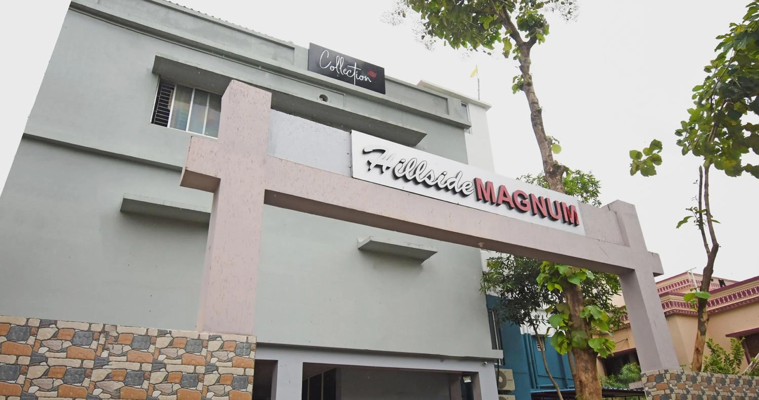 Facade/entrance in Super Collection O Sayhallo Hillside Magnum