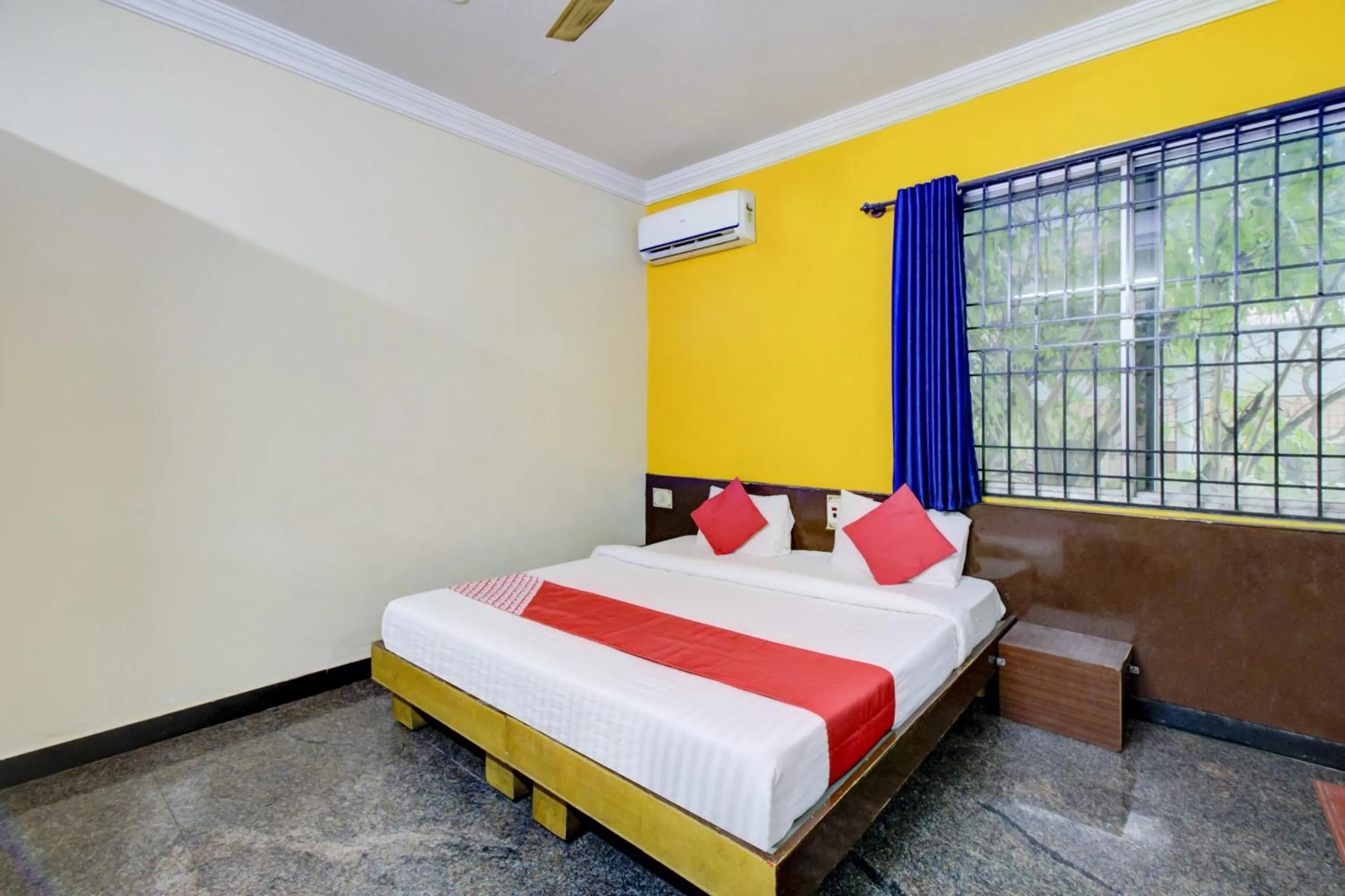 Bedroom in Hotel O Vijay Residency