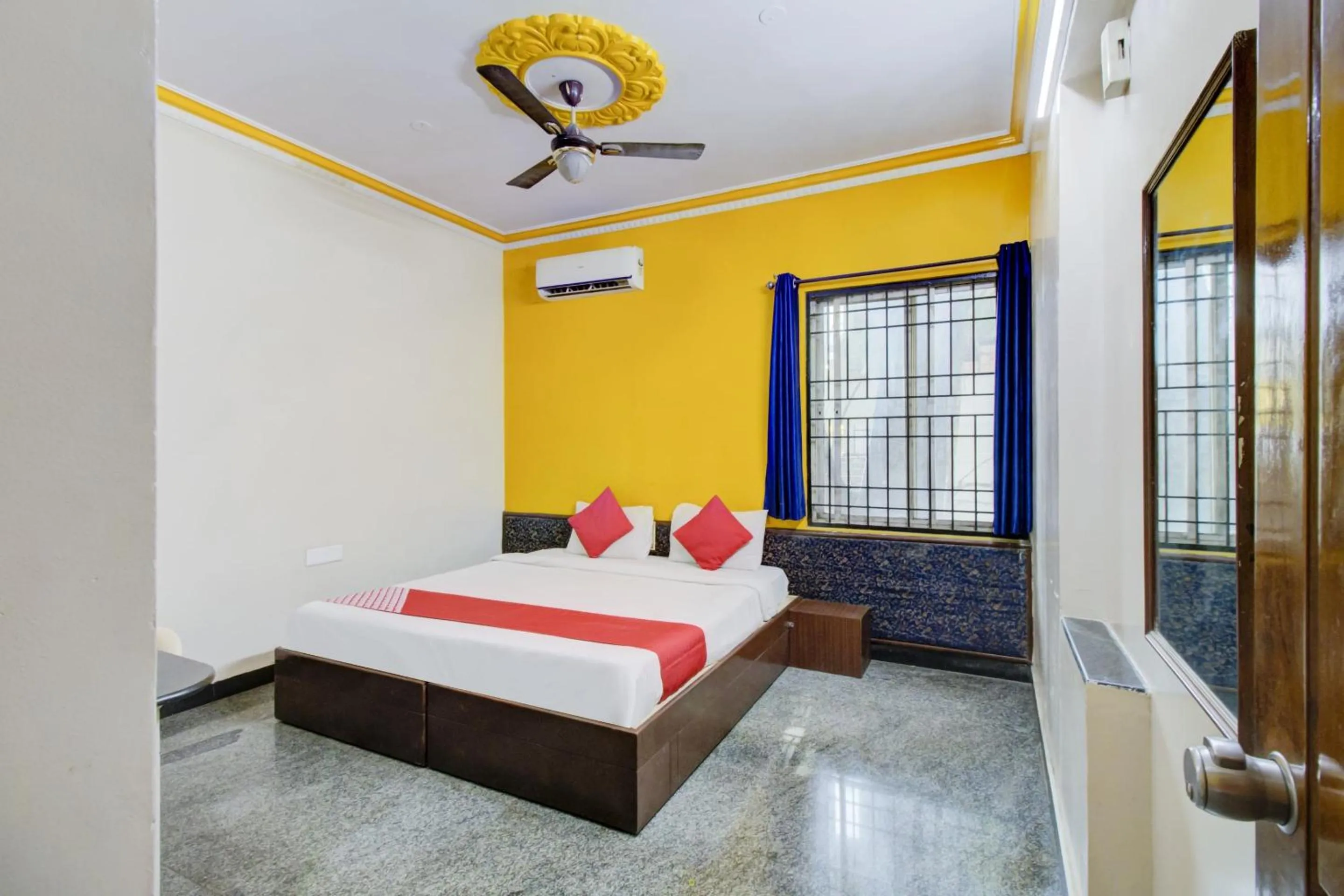 Bedroom in Hotel O Vijay Residency