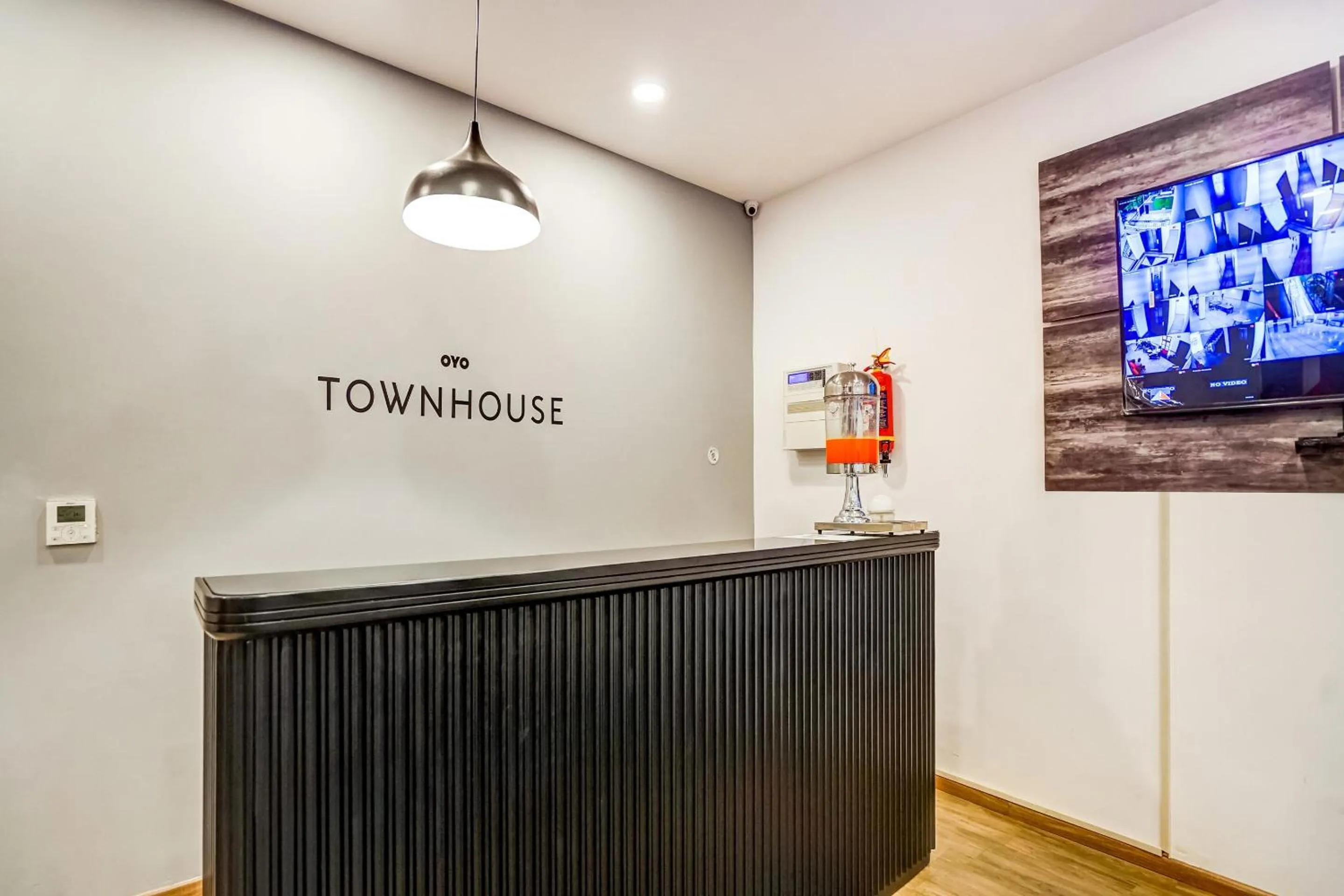 Lobby or reception in Super Townhouse Sector 19 Fun Republic Mall Indiranagar