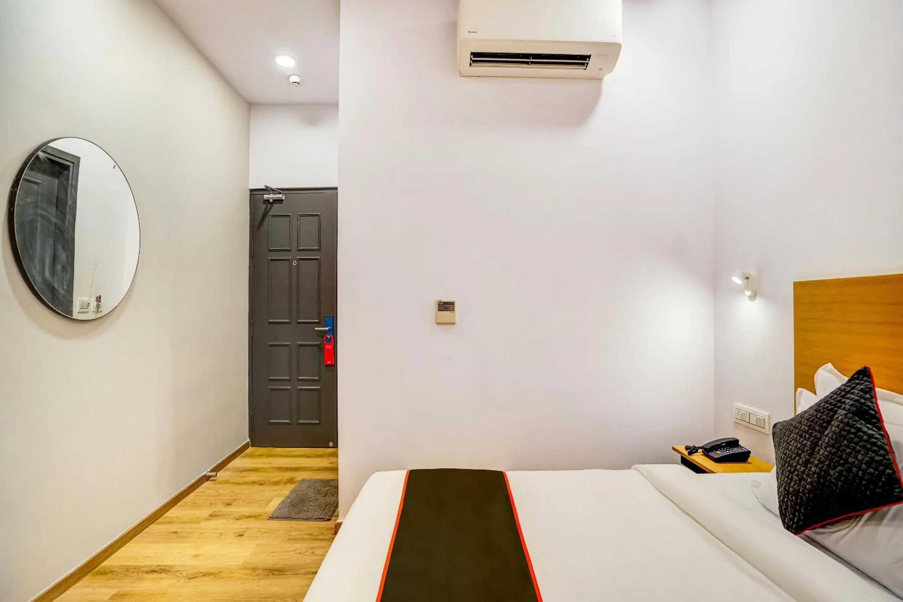 Bedroom, Bed in Super Townhouse Sector 19 Fun Republic Mall Indiranagar