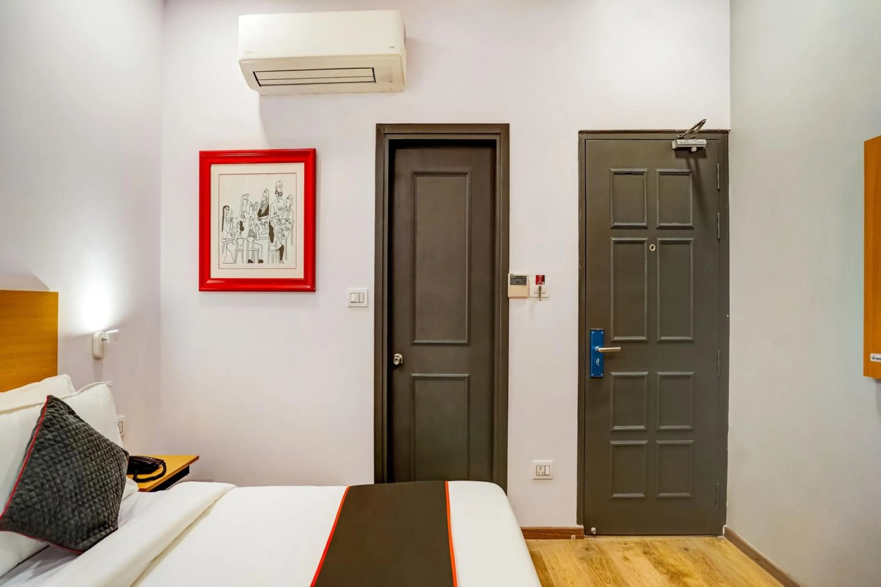 Bathroom, Bed in Super Townhouse Sector 19 Fun Republic Mall Indiranagar