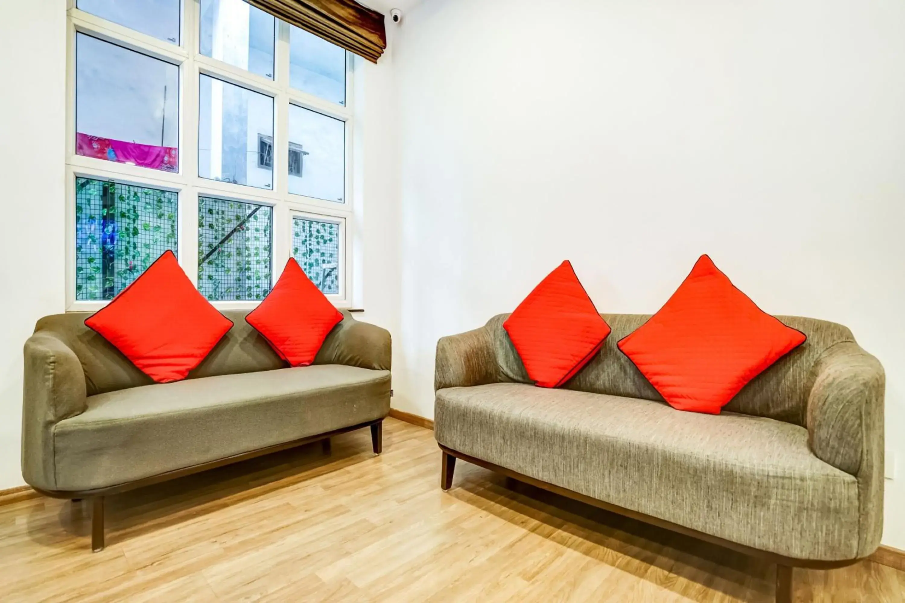 Lobby or reception in Super Townhouse Sector 19 Fun Republic Mall Indiranagar Lobby or reception in Super Townhouse Sector 19 Fun Republic Mall Indiranagar