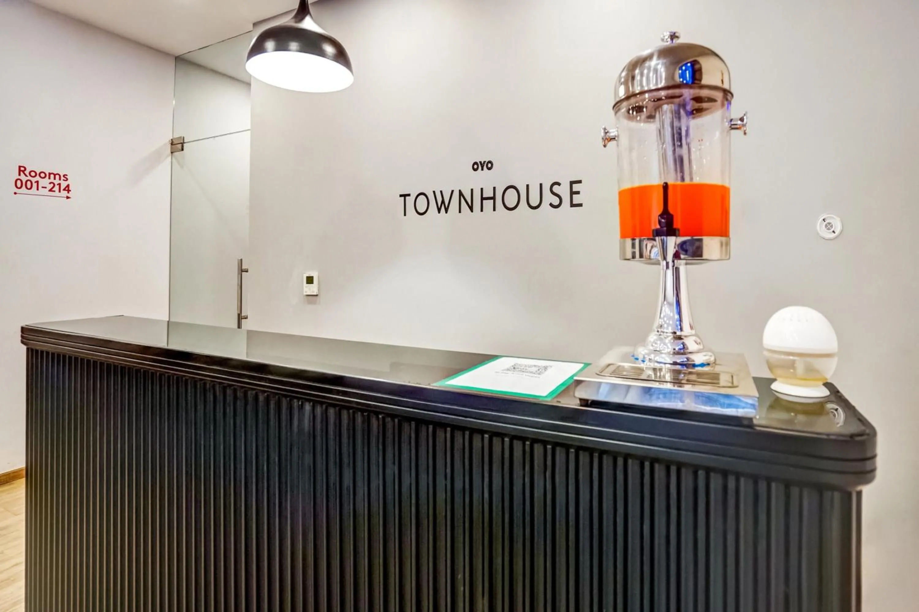 Lobby or reception in Super Townhouse Sector 19 Fun Republic Mall Indiranagar