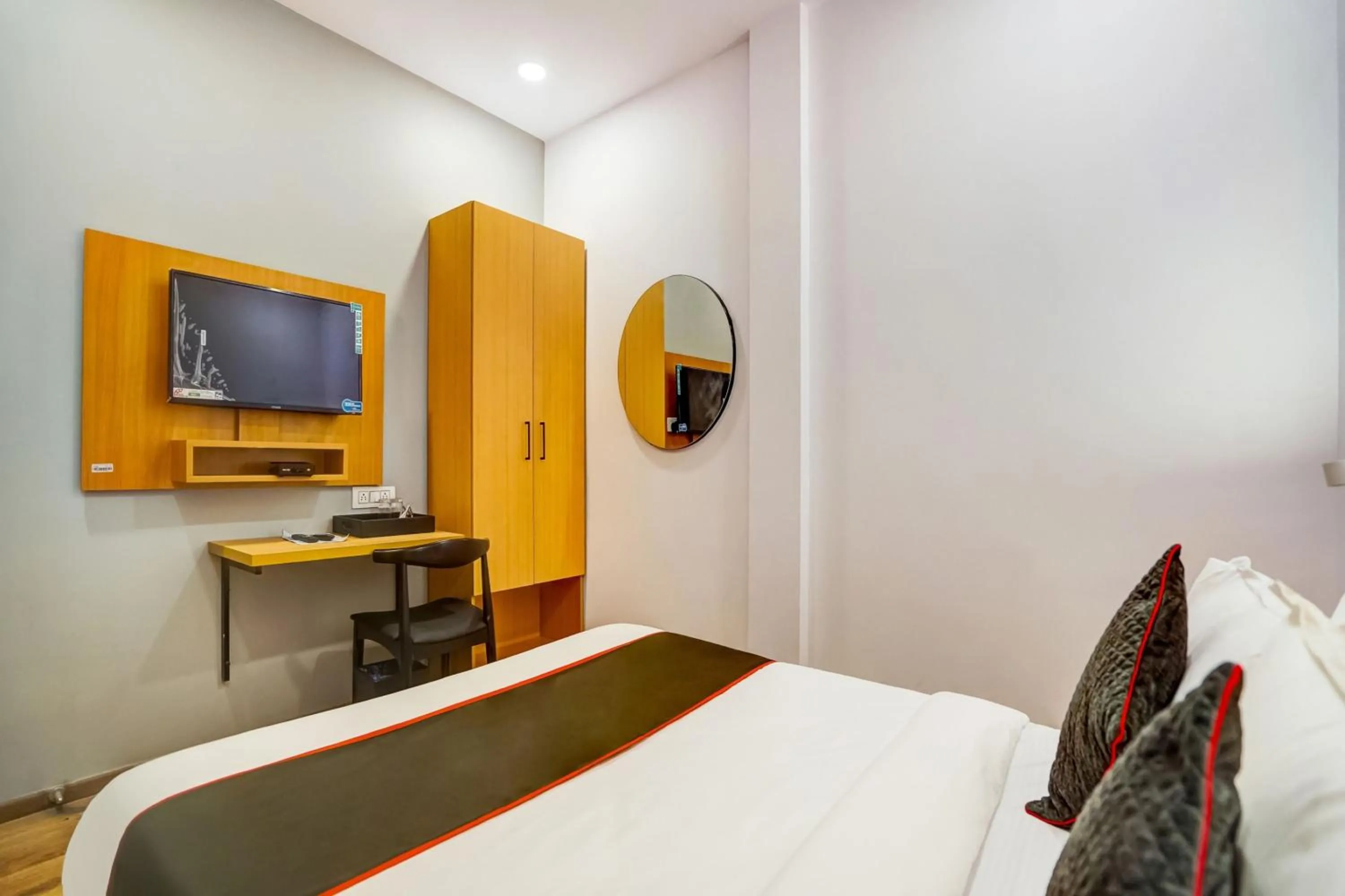 Bedroom, Bed in Super Townhouse Sector 19 Fun Republic Mall Indiranagar