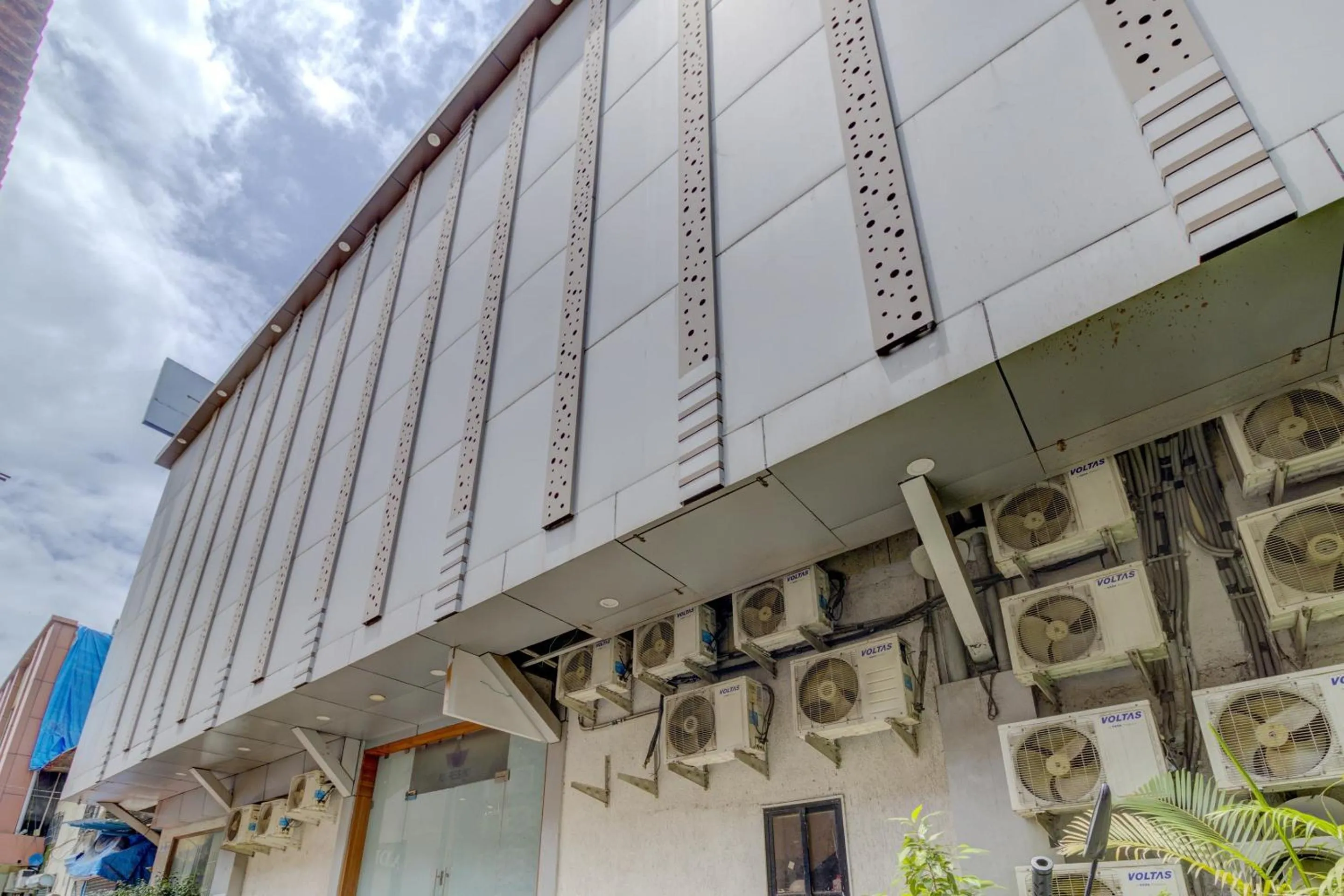 Facade/entrance in Hotel O Address Inn