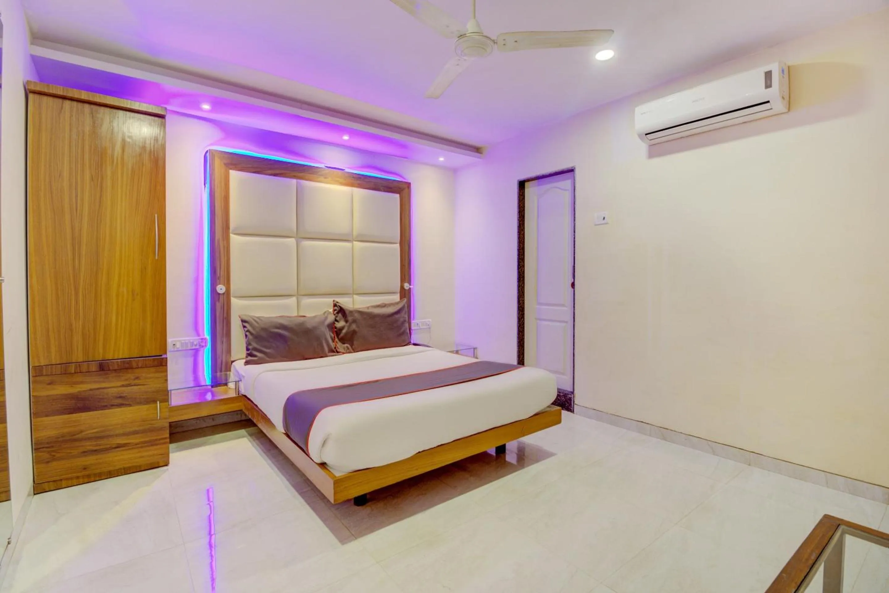 Bedroom, Bed in Hotel O Address Inn