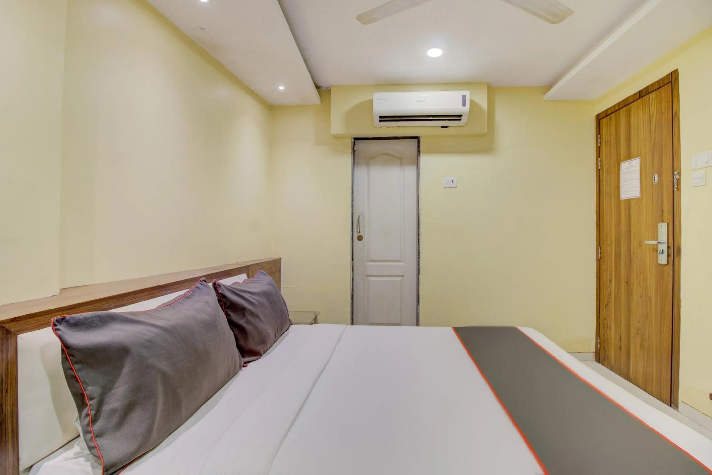 Bedroom, Bed in Hotel O Address Inn