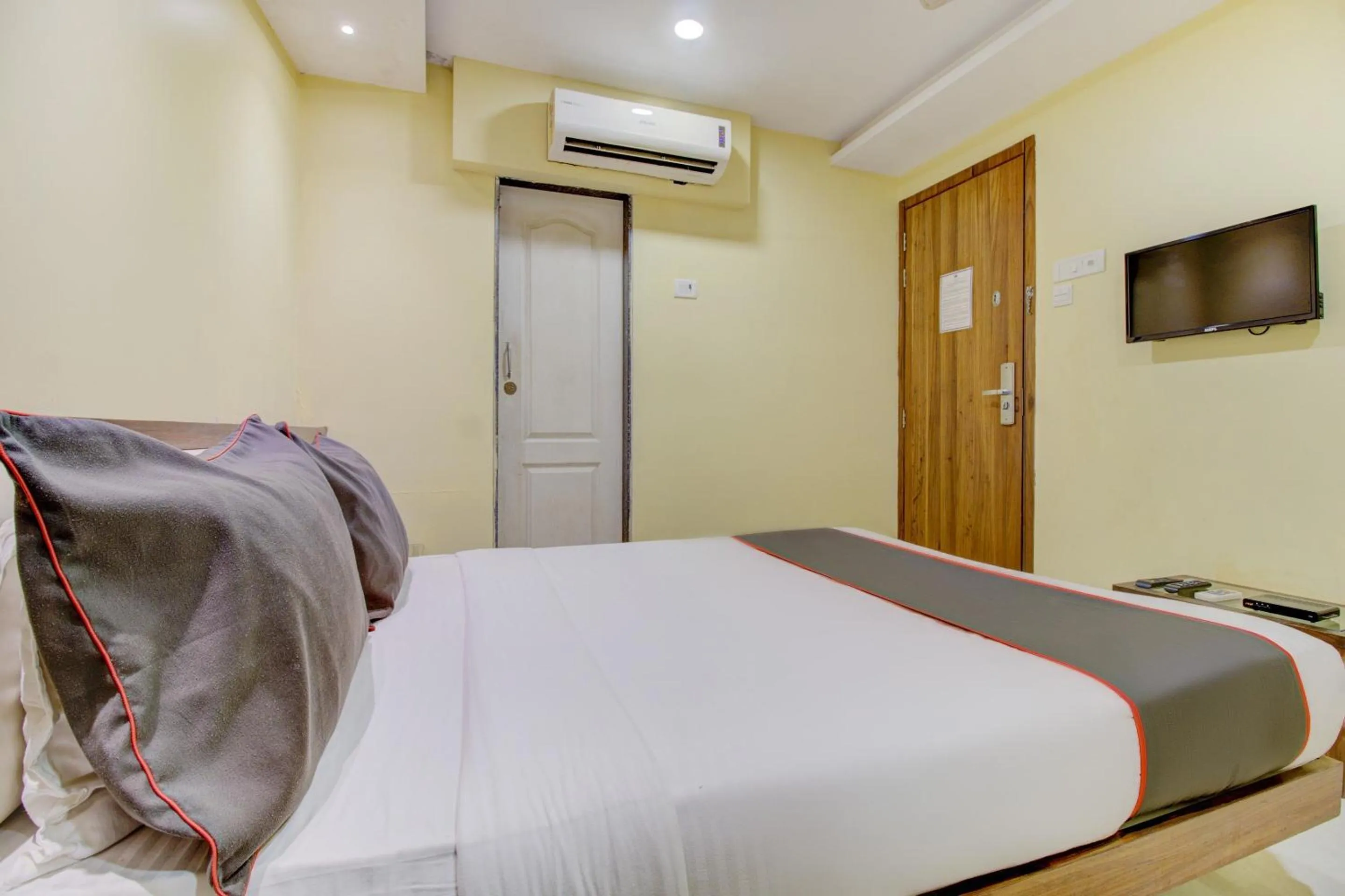 Bedroom, Bed in Hotel O Address Inn