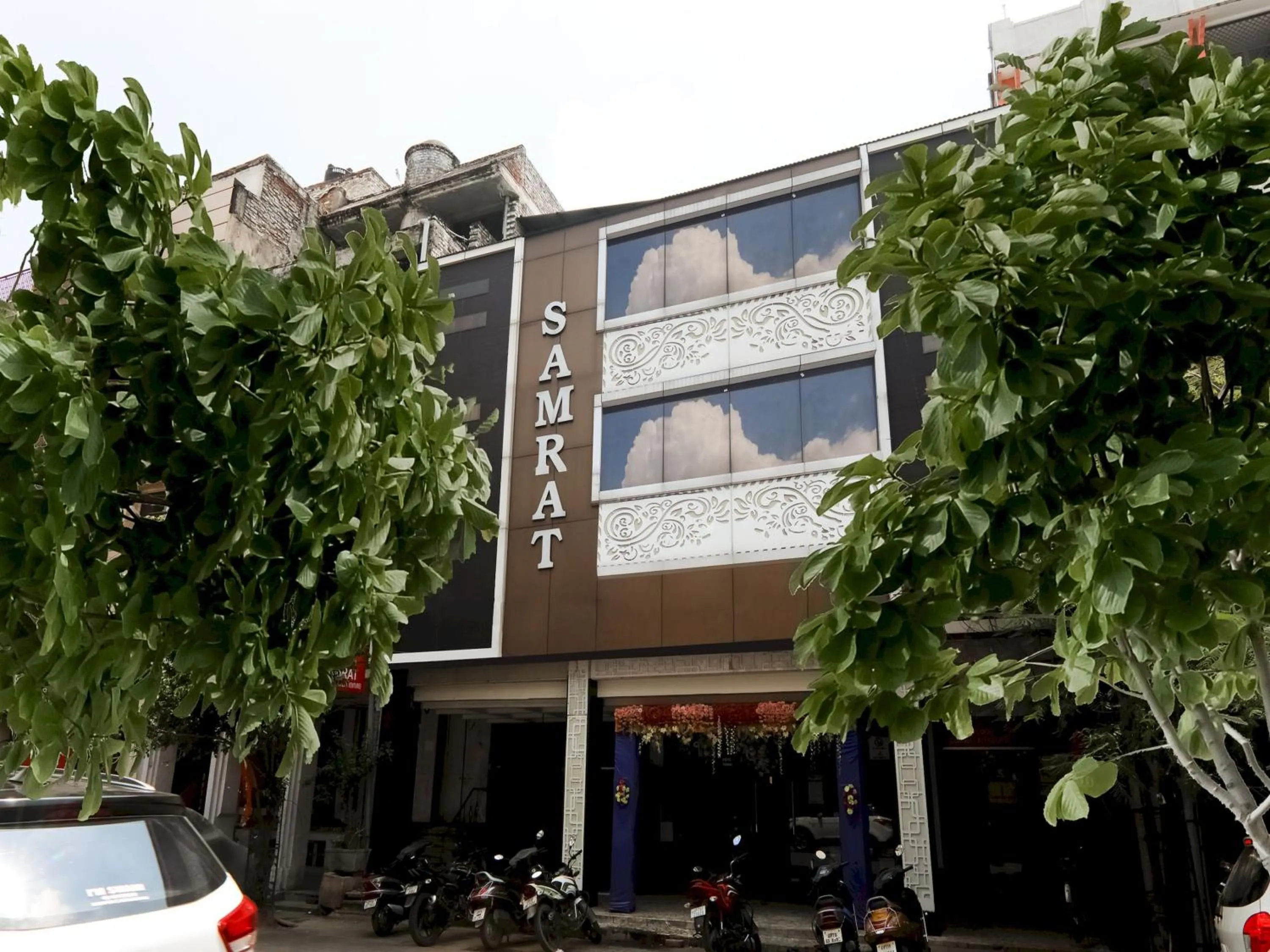 Facade/entrance in Hotel O Samrat