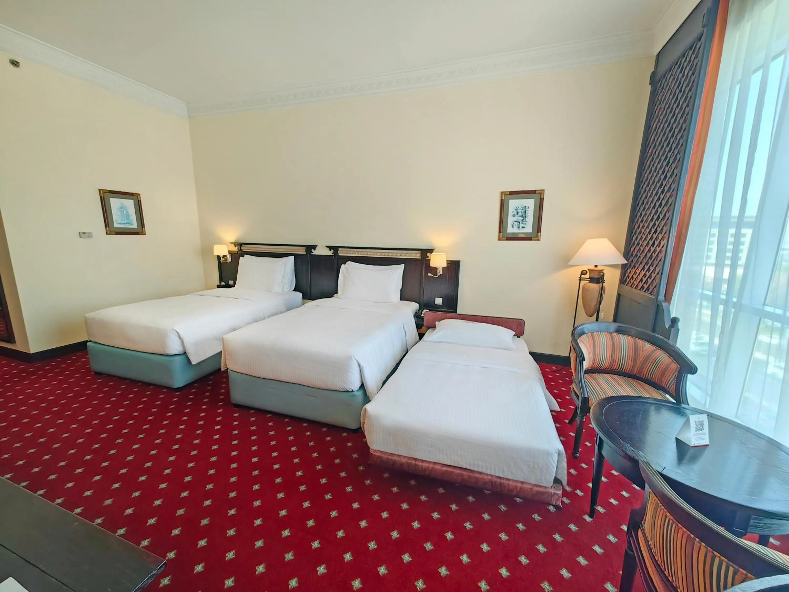 Guests, Bed in Millennium Airport Hotel Dubai