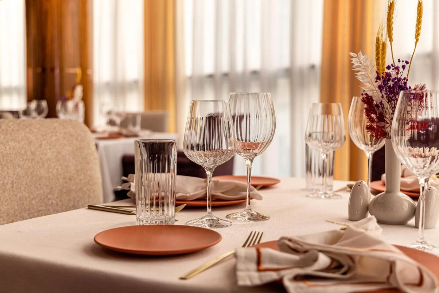 Restaurant/places to eat in Millennium Airport Hotel Dubai