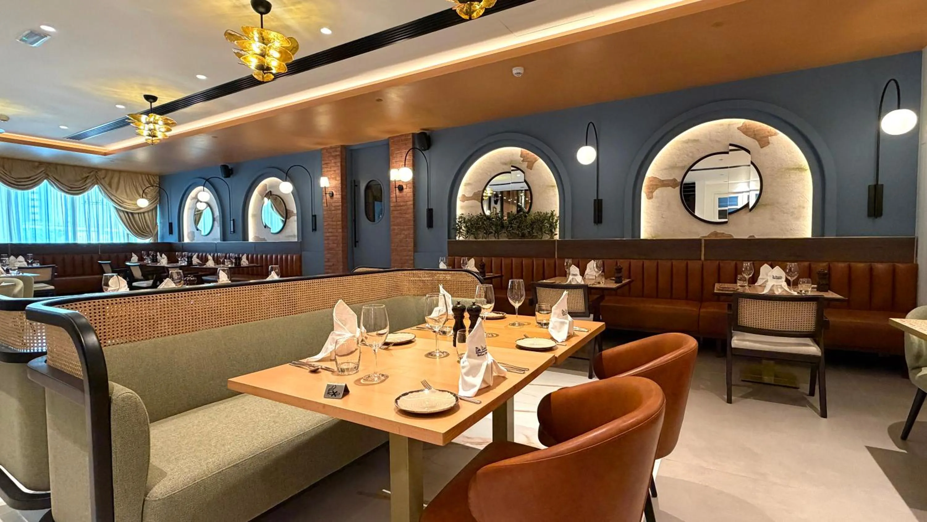 Restaurant/places to eat in Millennium Airport Hotel Dubai