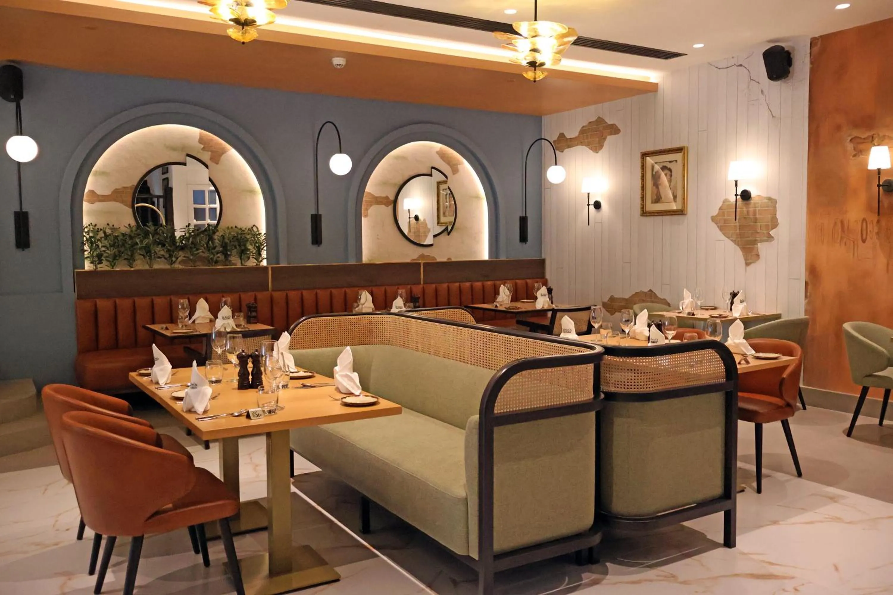 Restaurant/places to eat in Millennium Airport Hotel Dubai