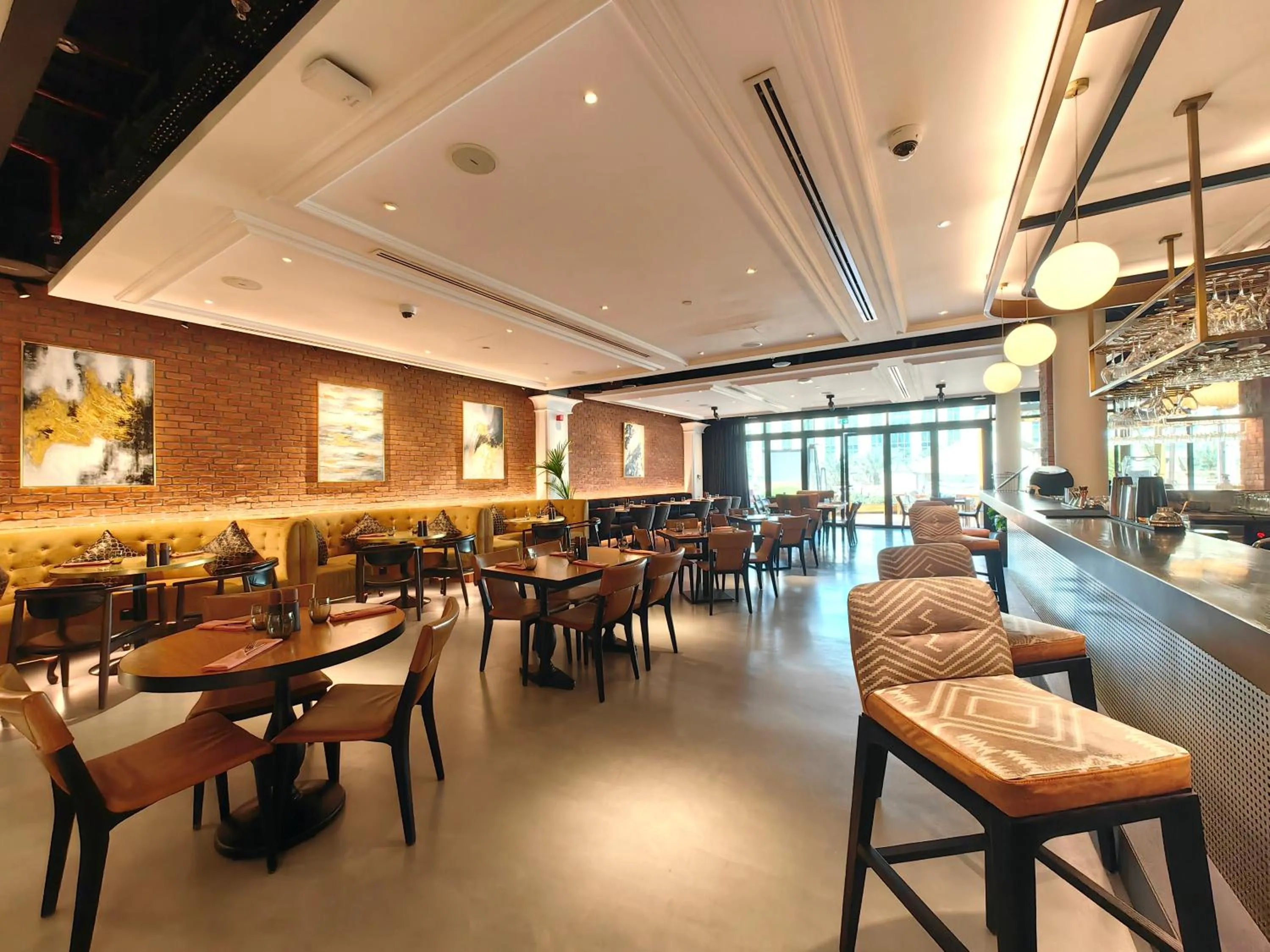 Restaurant/places to eat in Millennium Airport Hotel Dubai