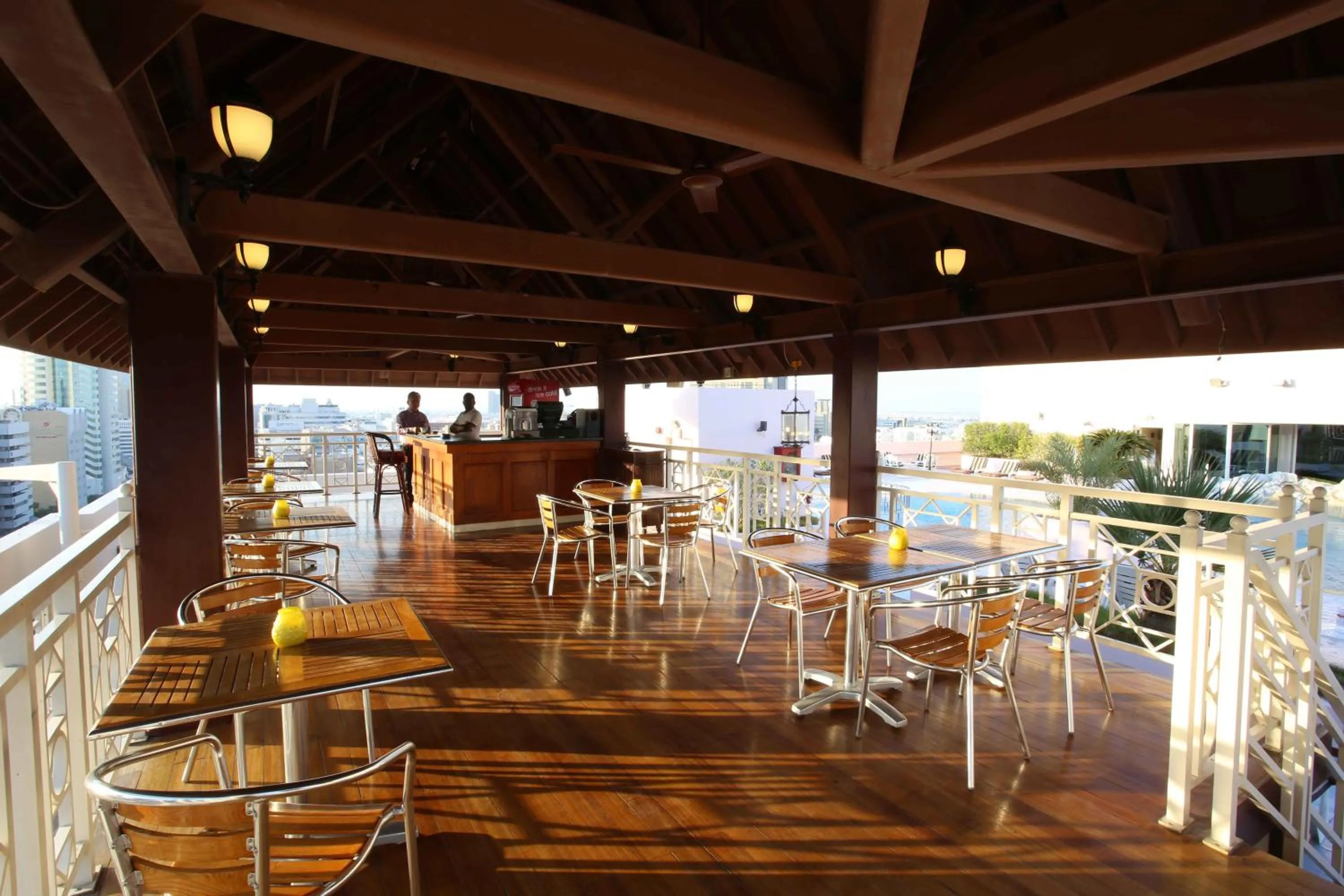 Restaurant/Places to Eat in Carlton Palace Hotel