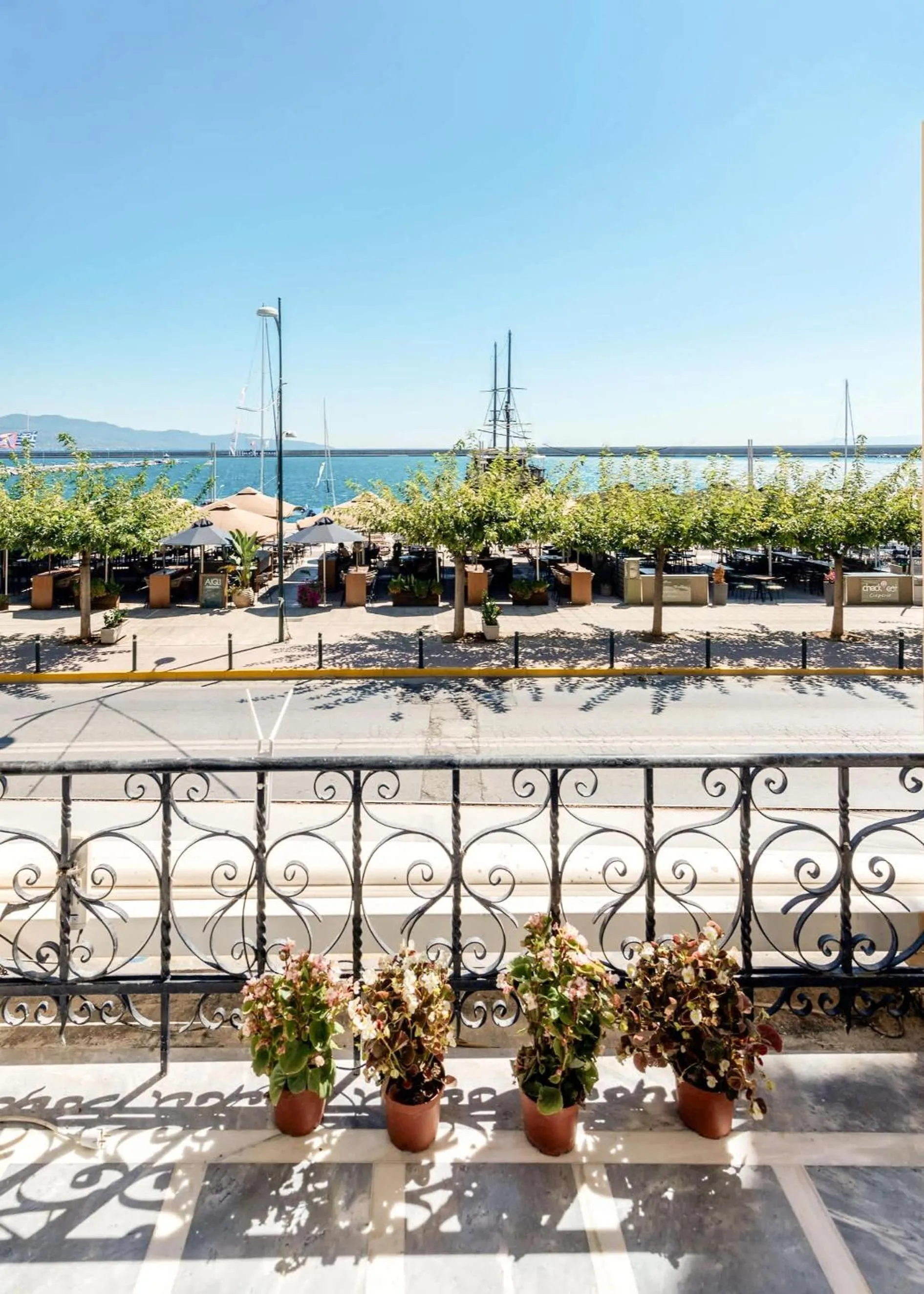 Aigli Seafront Loft-Luxury Design Retreat