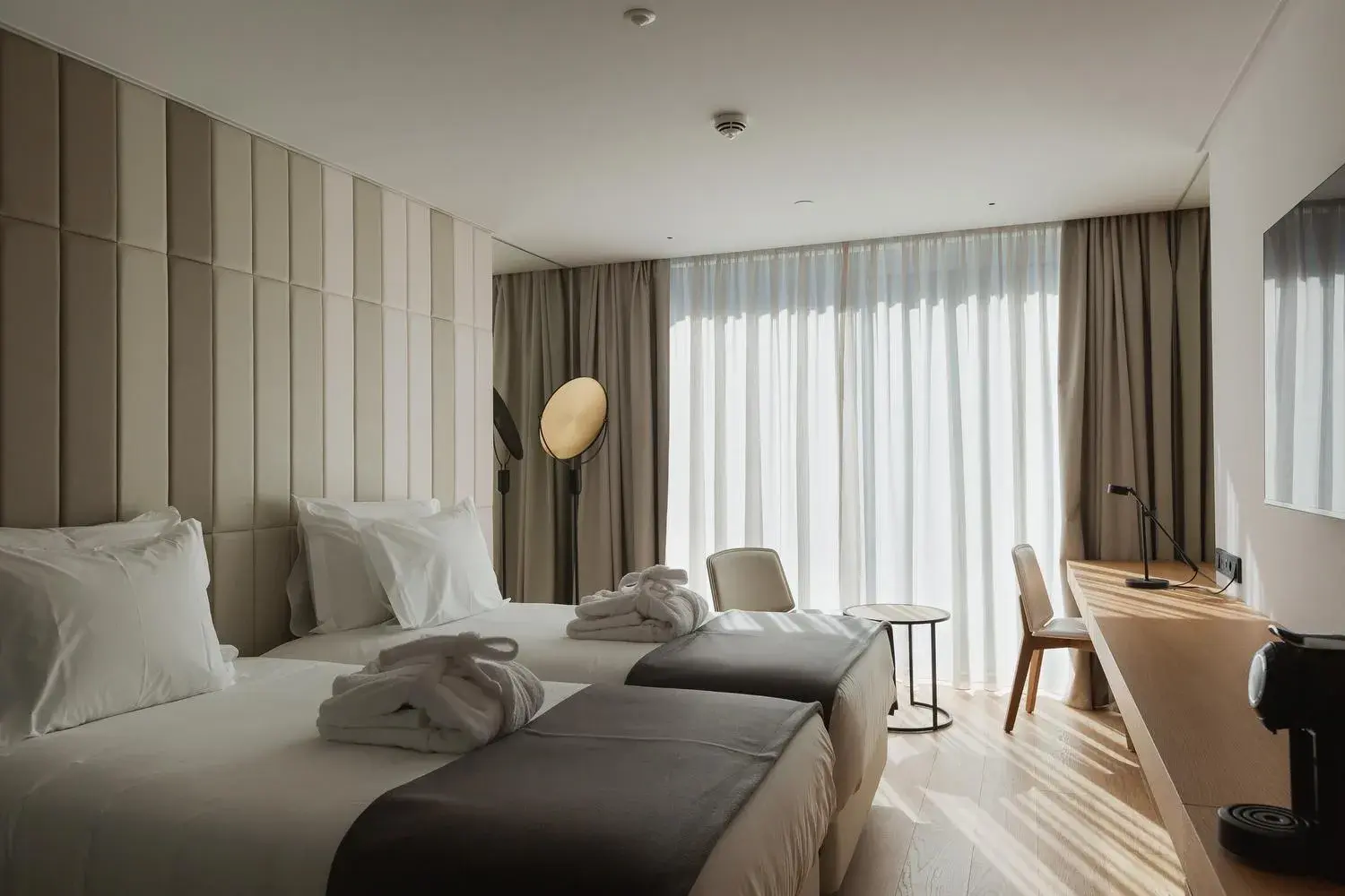 Deluxe Twin Room with Show View in Lumen Hotel & The Lisbon Light Show Deluxe Twin Room with Show View in Lumen Hotel & The Lisbon Light Show