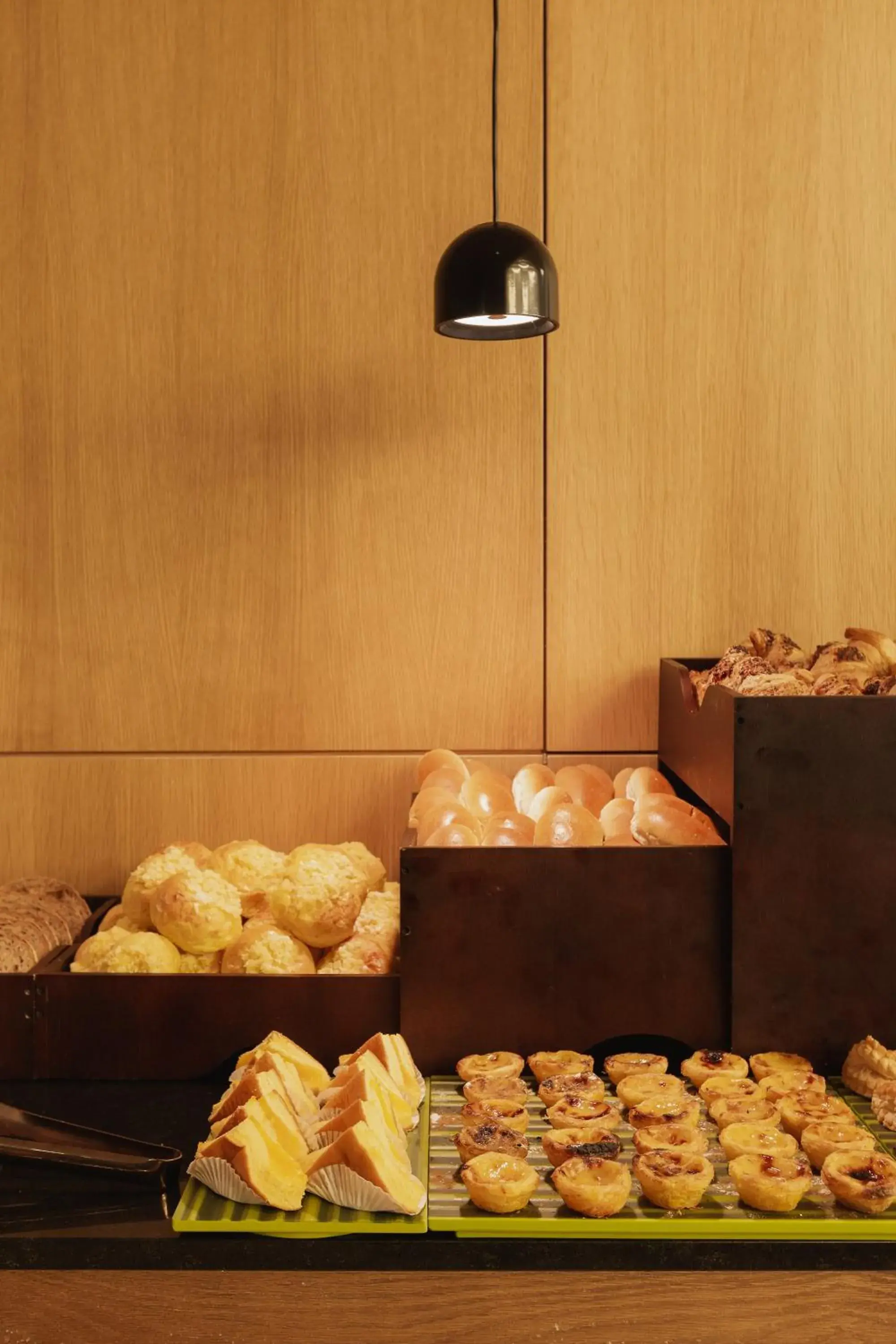 Breakfast in Lumen Hotel & The Lisbon Light Show Breakfast in Lumen Hotel & The Lisbon Light Show