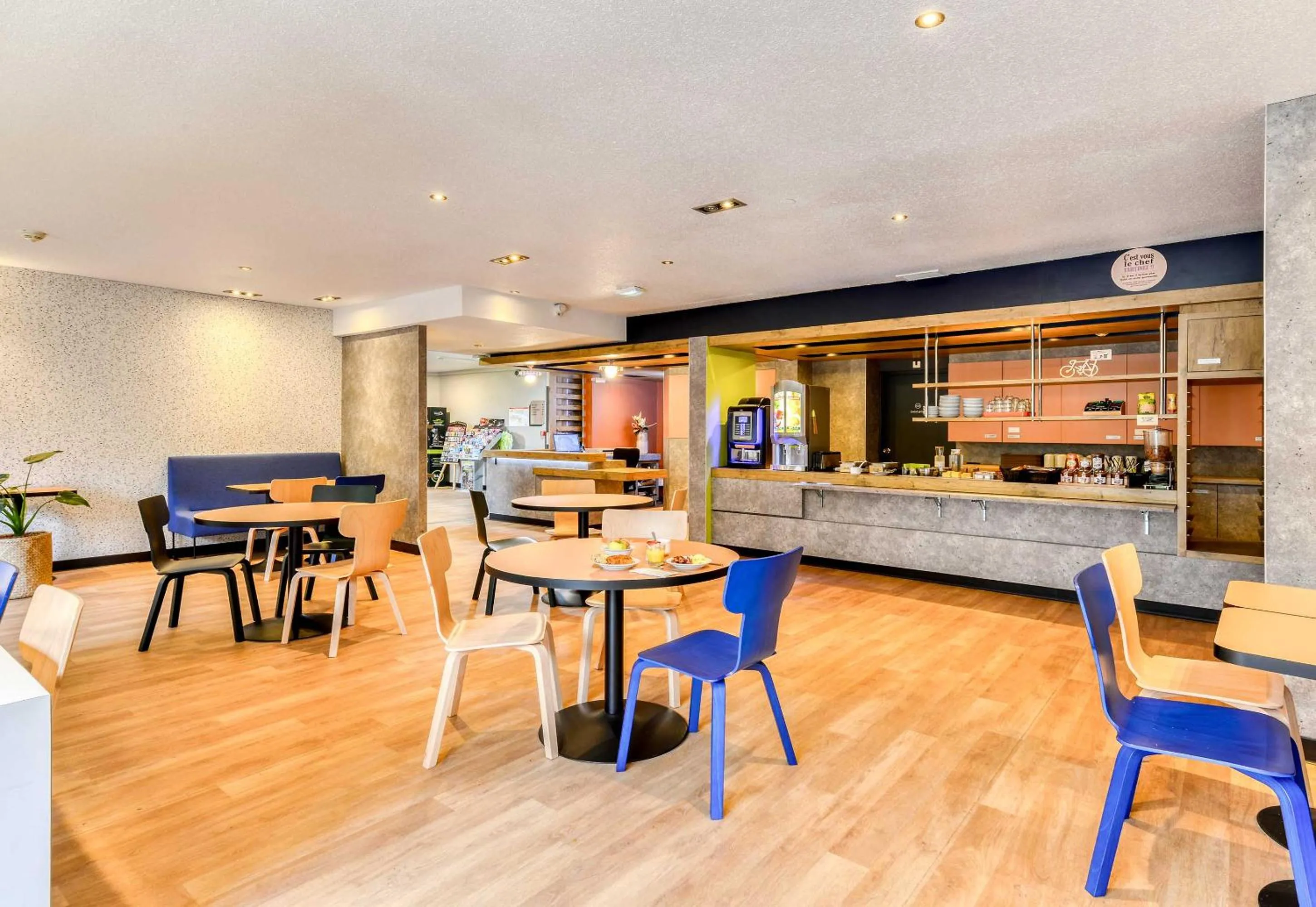 Buffet breakfast in B&B HOTEL Montpellier Sud Lattes