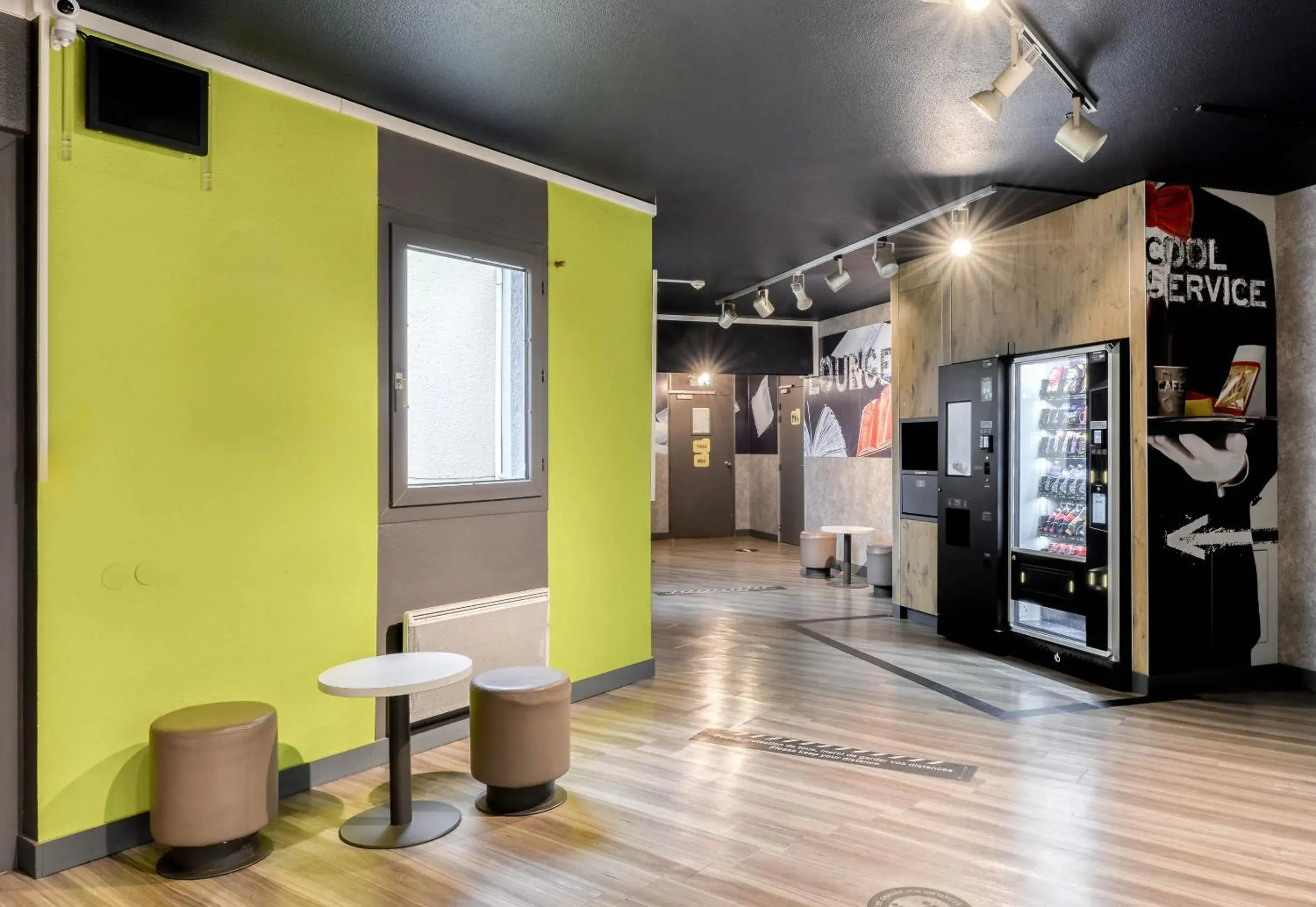 Lobby or reception in B&B HOTEL Montpellier Sud Lattes Lobby or reception in B&B HOTEL Montpellier Sud Lattes