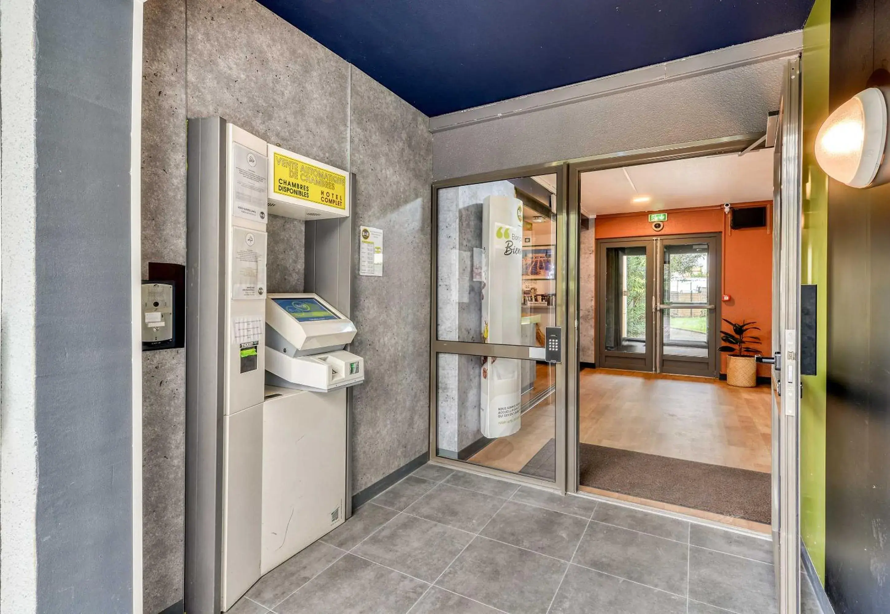 Facade/entrance in B&B HOTEL Montpellier Sud Lattes Facade/entrance in B&B HOTEL Montpellier Sud Lattes