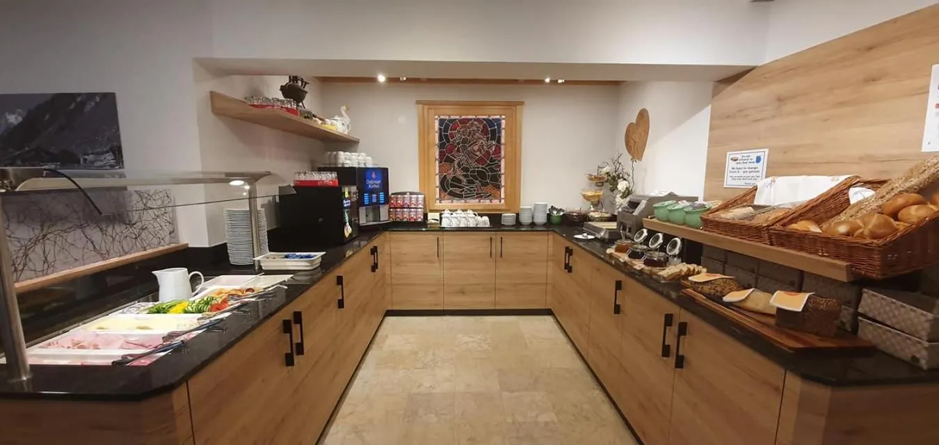 Breakfast in Hotel-Garni Pramstraller