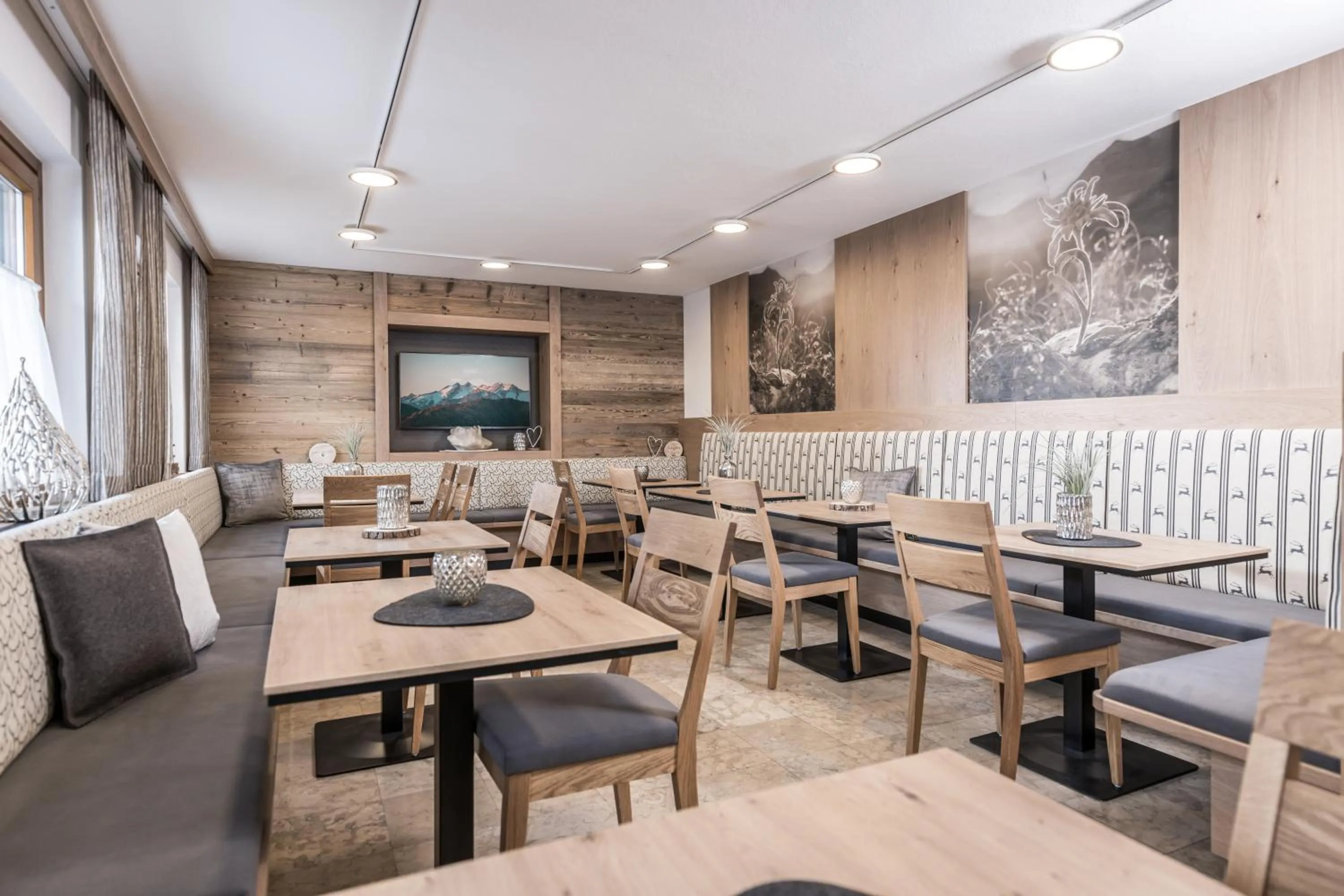 Breakfast in Hotel-Garni Pramstraller