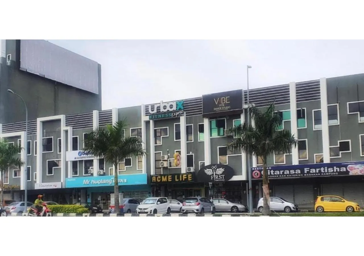 Restaurant/places to eat in Ipoh Waterpark Manhattan Premium Suites by IWH Suites