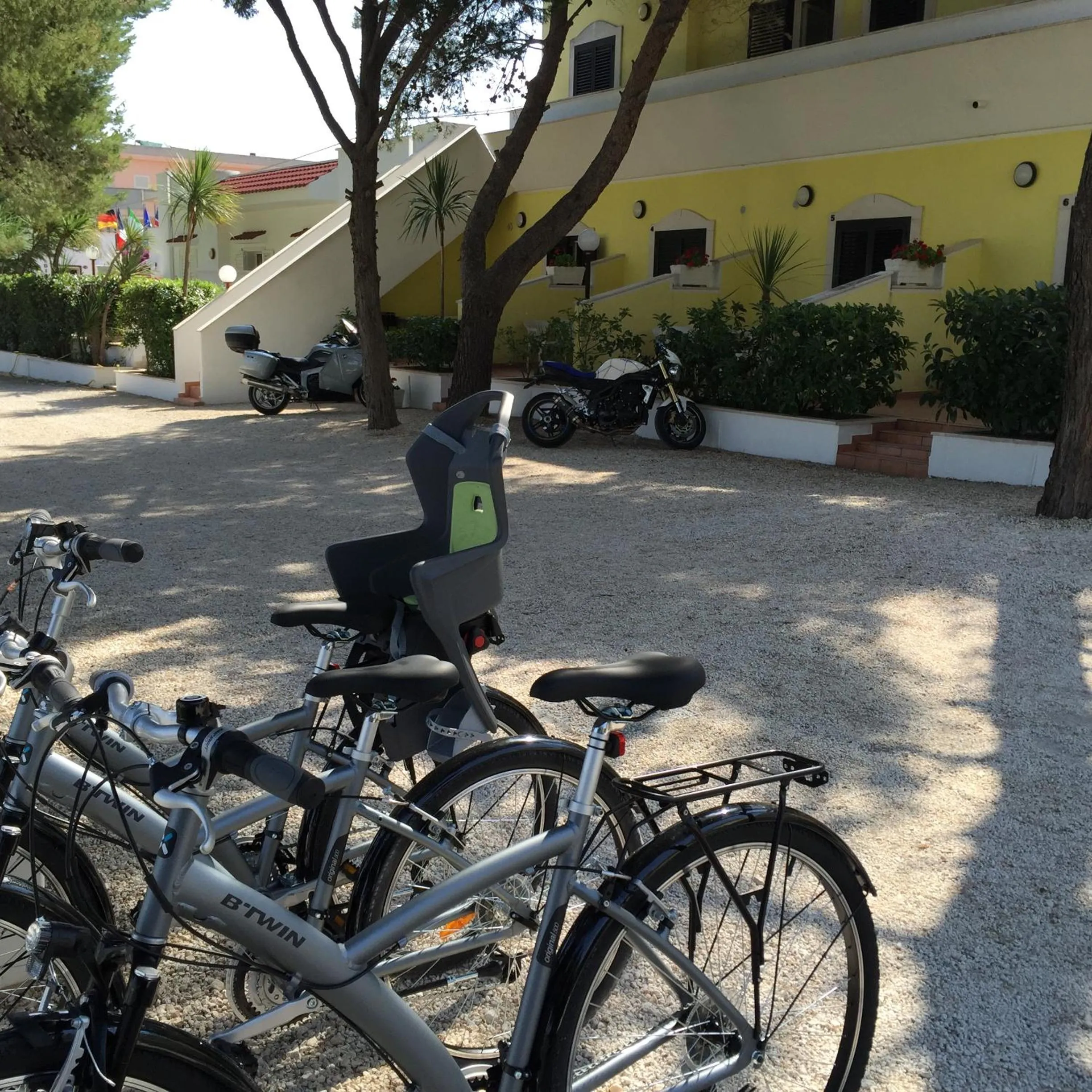 Cycling in Argeste Club Vacanze