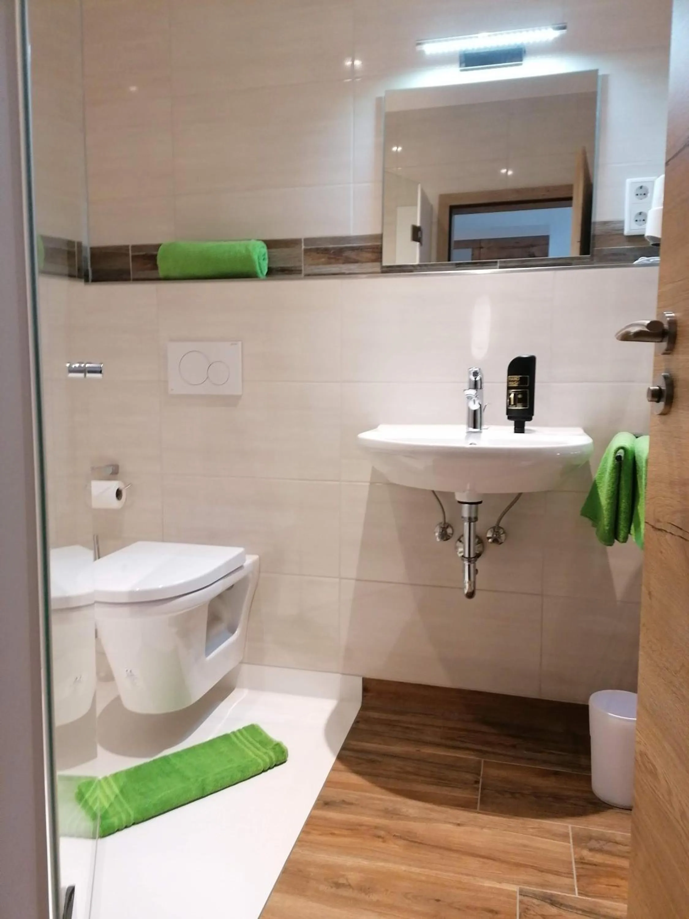 Bathroom in Römercastell Wirtshaus & Hotel