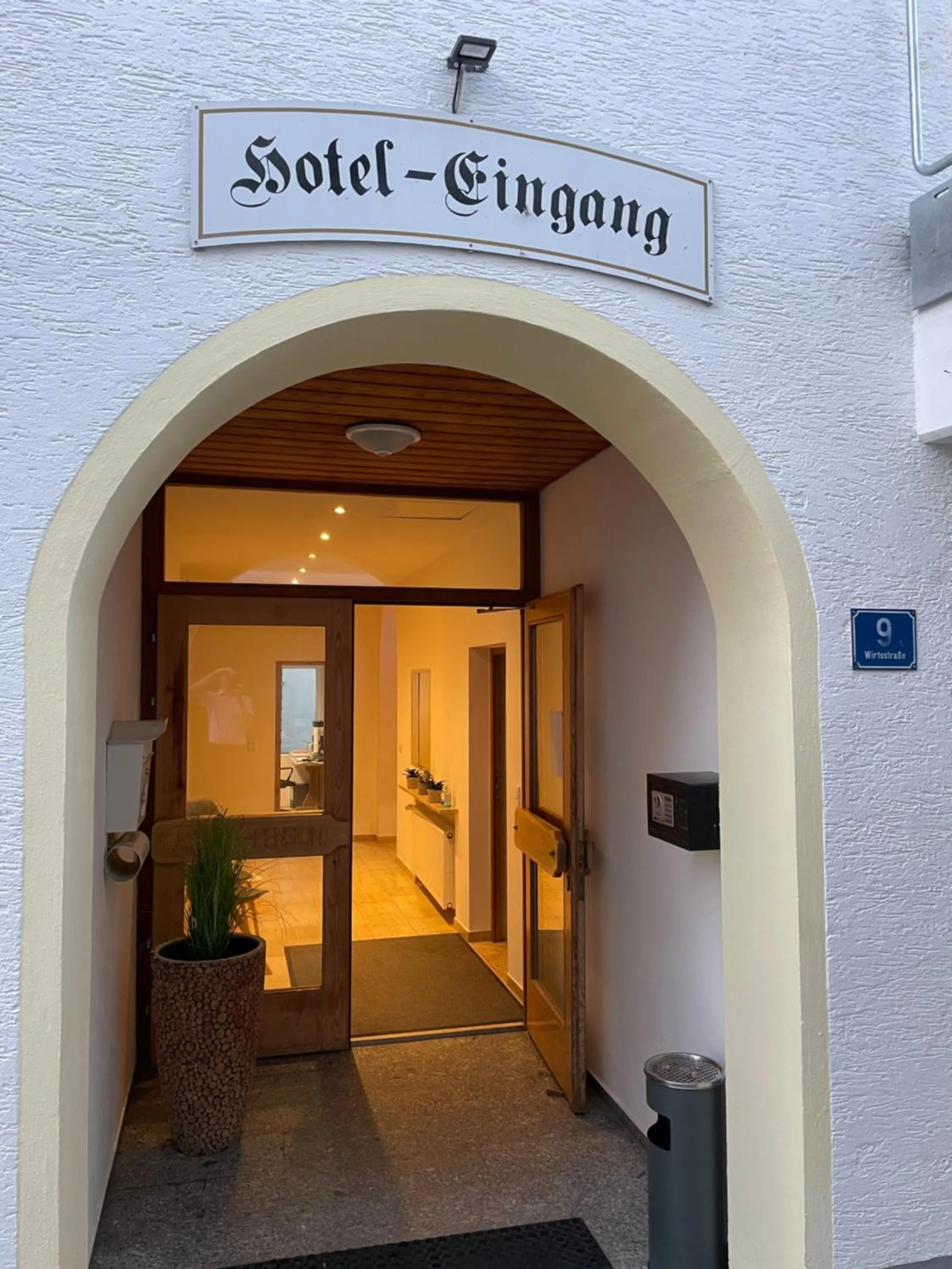 Facade/entrance in Römercastell Wirtshaus & Hotel