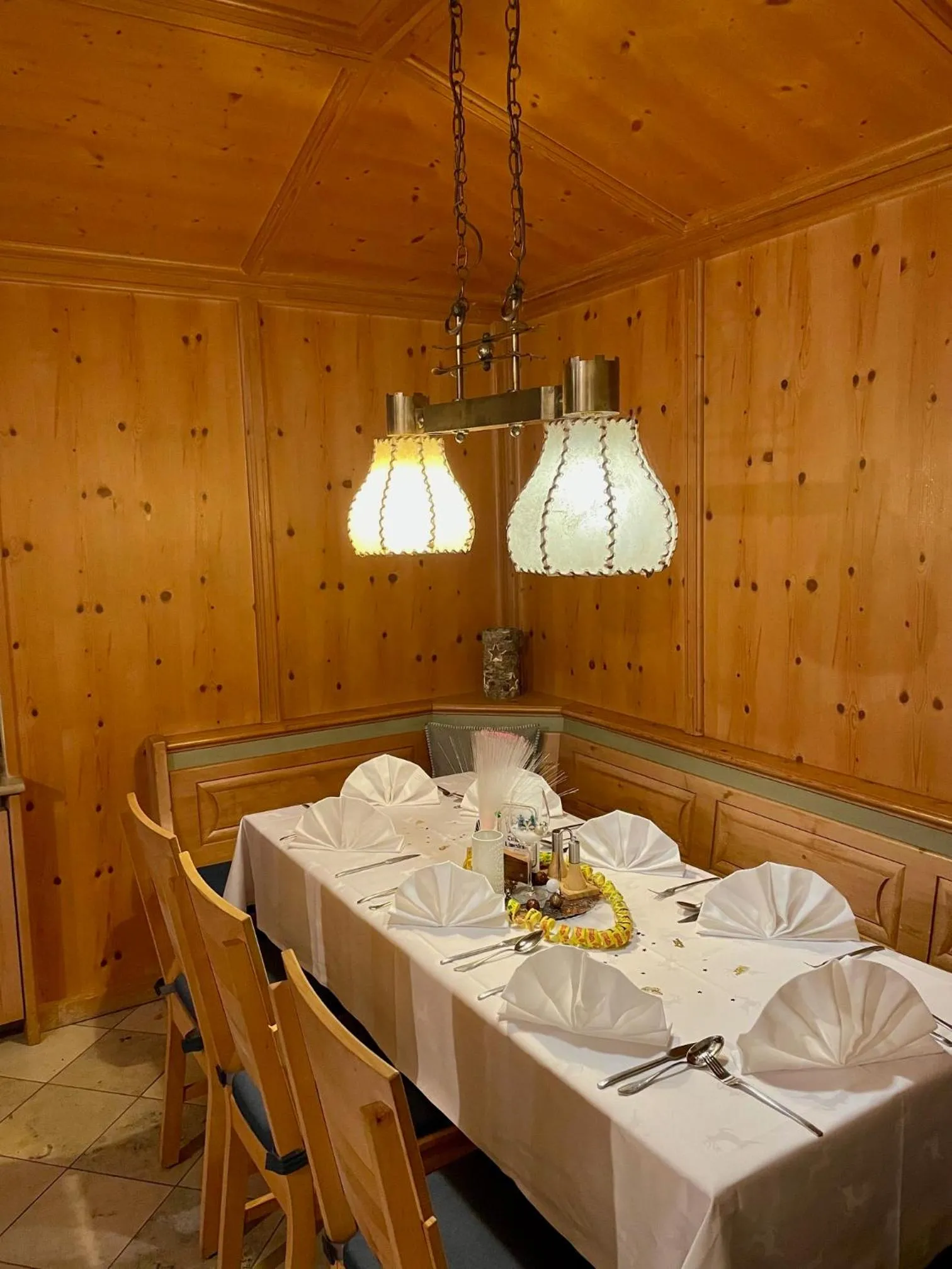 Restaurant/places to eat in Römercastell Wirtshaus & Hotel